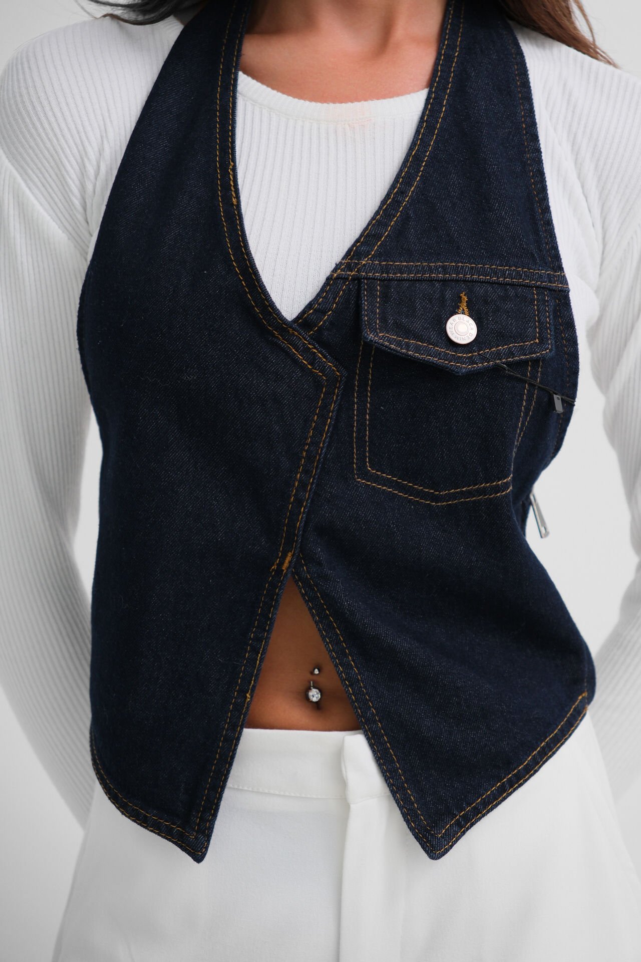 Wholesale Blue Jeans with Ripped Legs