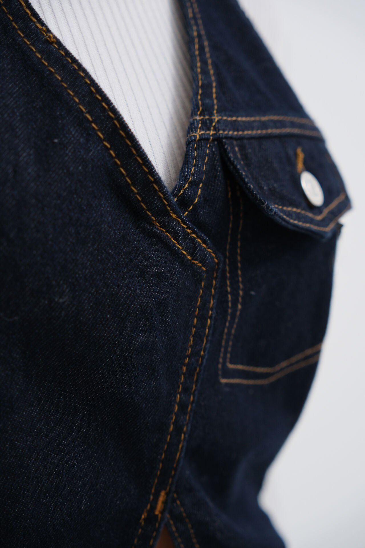 Wholesale Blue Jeans with Ripped Legs