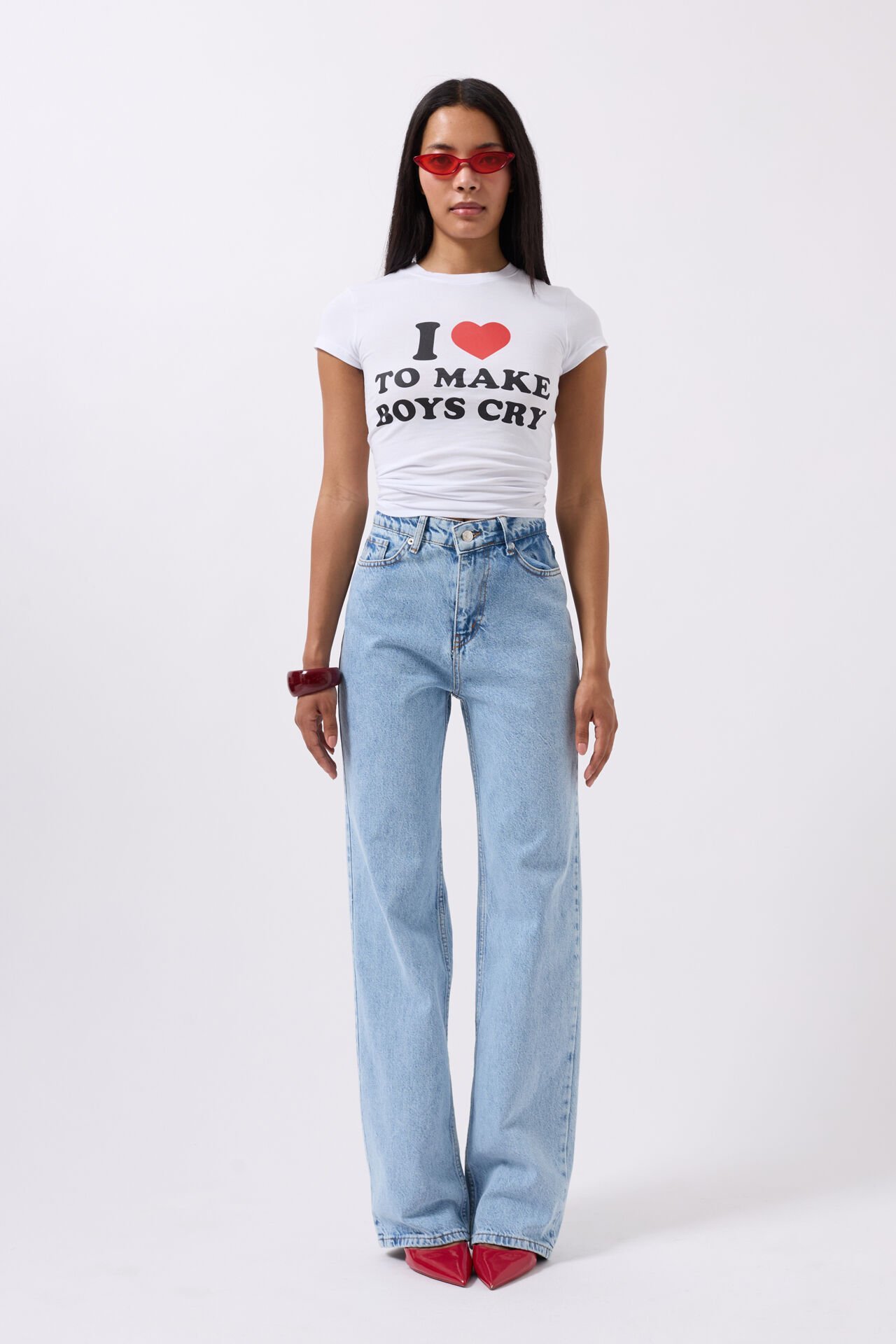 Toptan Nakış Detay Baskılı Crop Beyaz T-Shirt