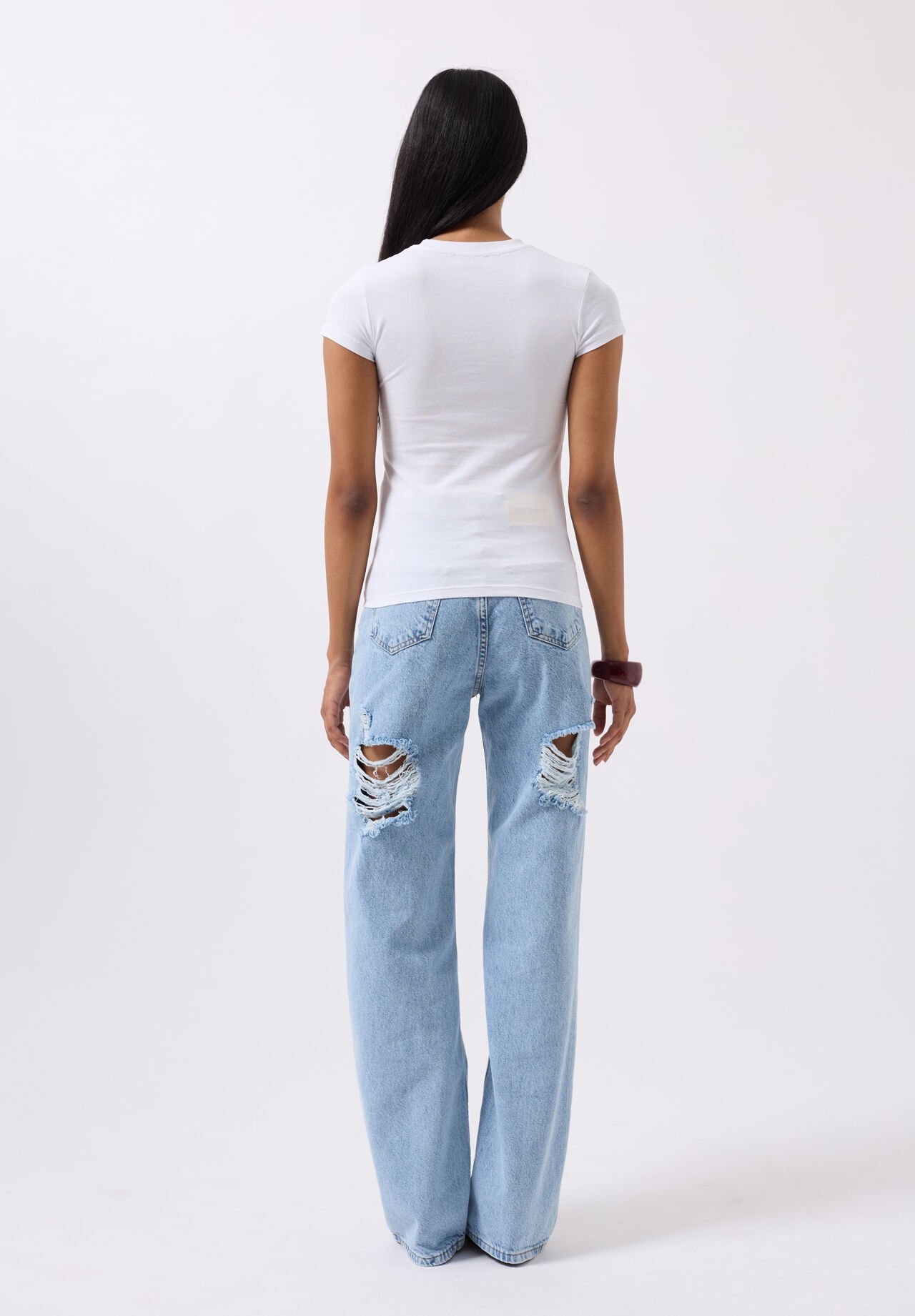 Toptan Nakış Detay Baskılı Crop Beyaz T-Shirt