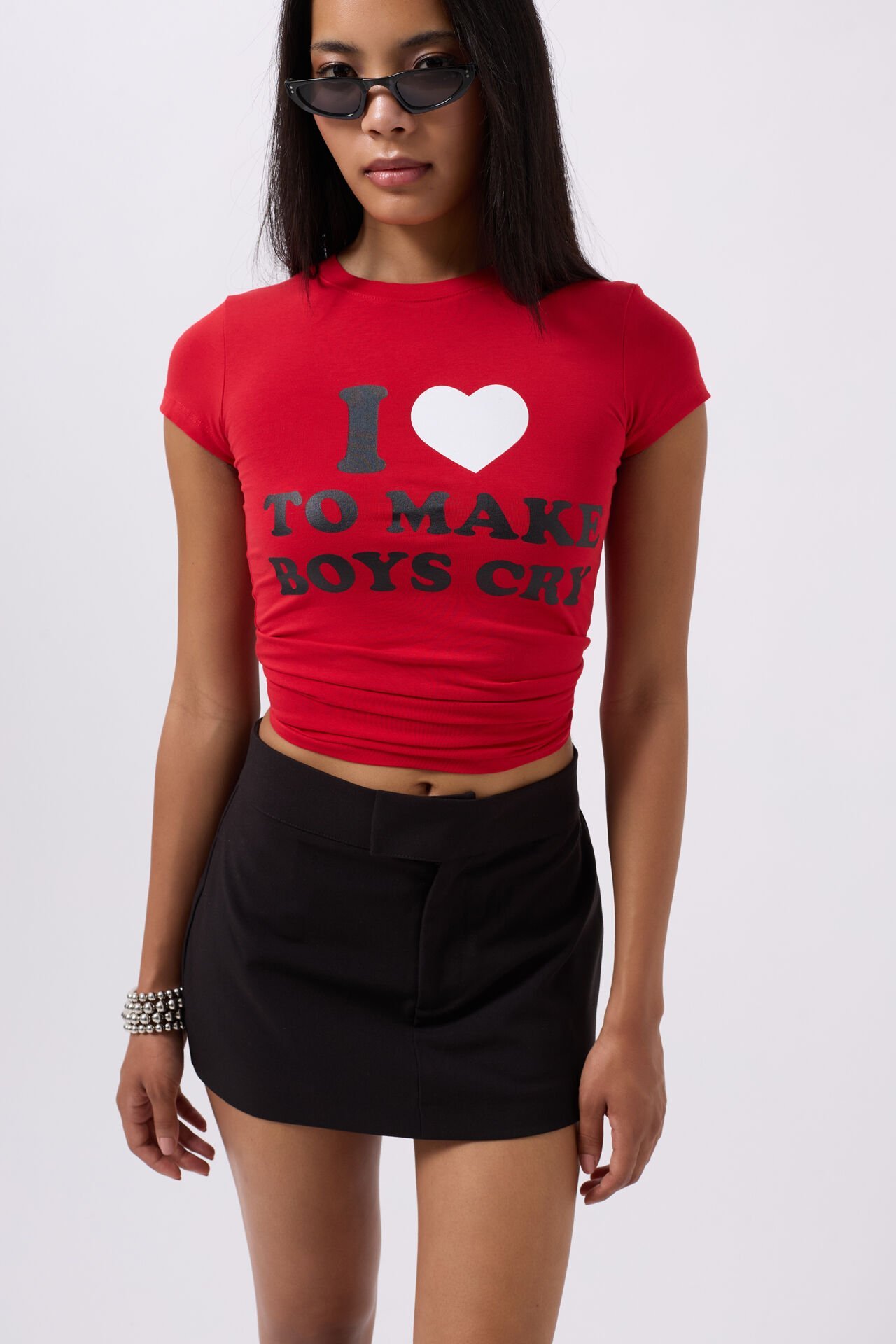 Toptan Nakış Detay Baskılı Crop Kırmızı T-Shirt