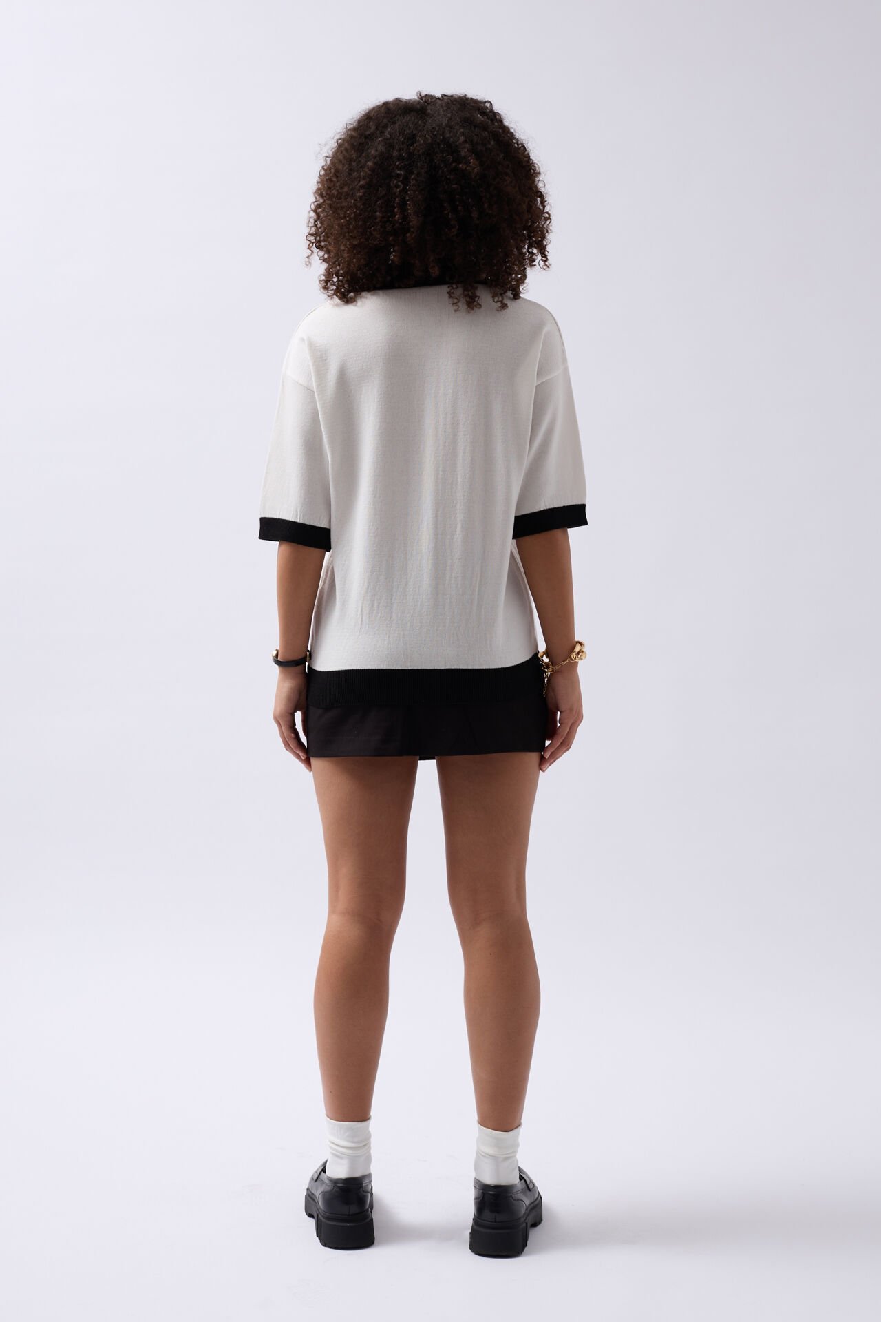 Toptan V Yaka Dokulu Beyaz Siyah T-Shirt