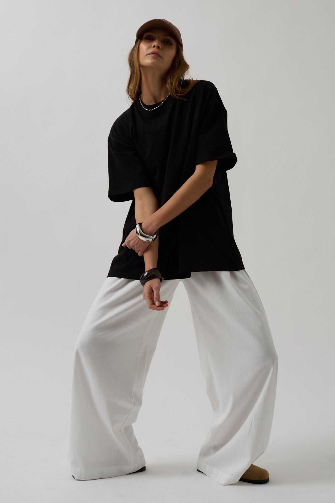 تي شيرت أسود بالجملة مع طباعة حاشية