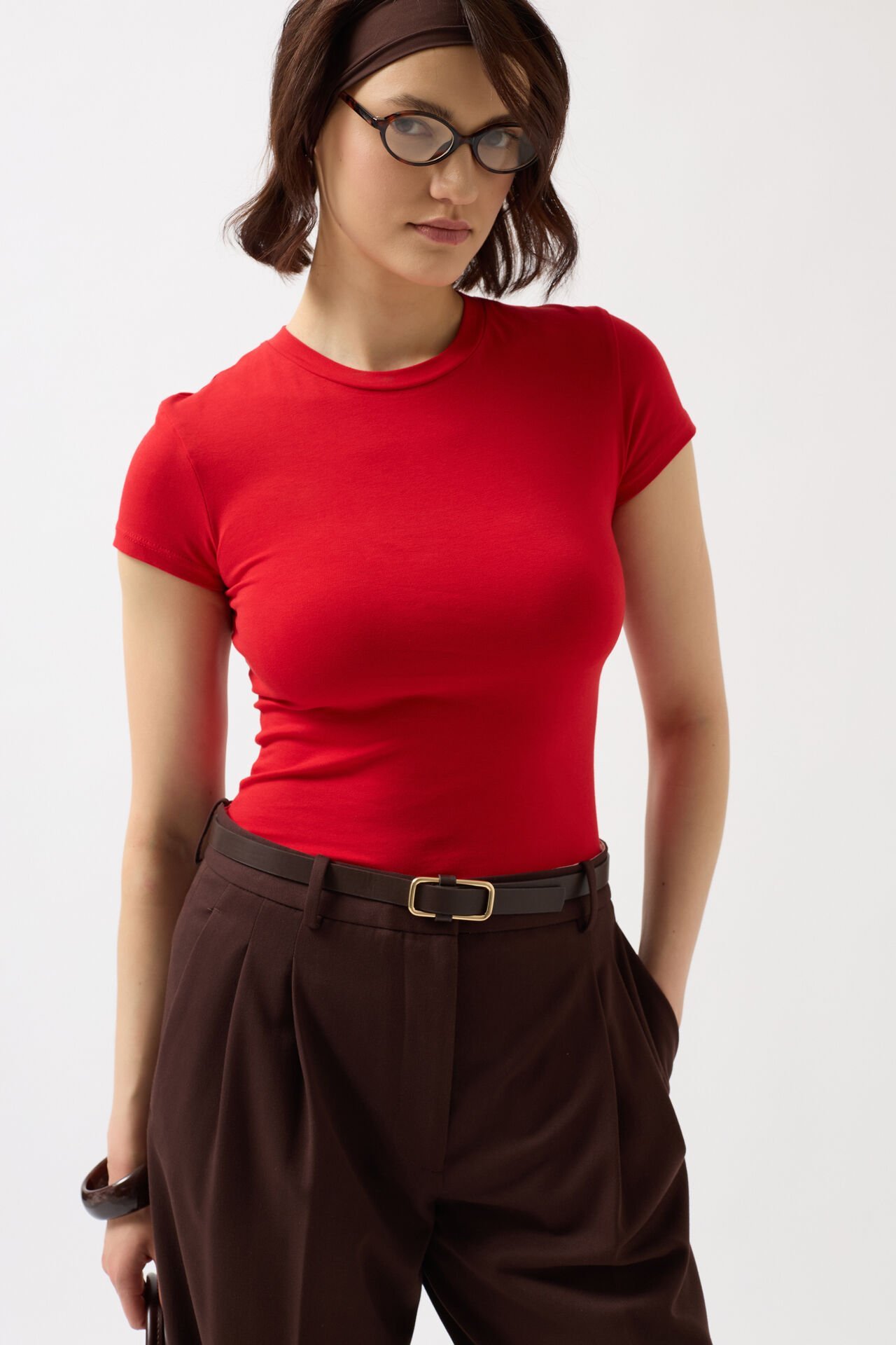 تي شيرت أحمر أساسي من الليكرا بسعر الجملة