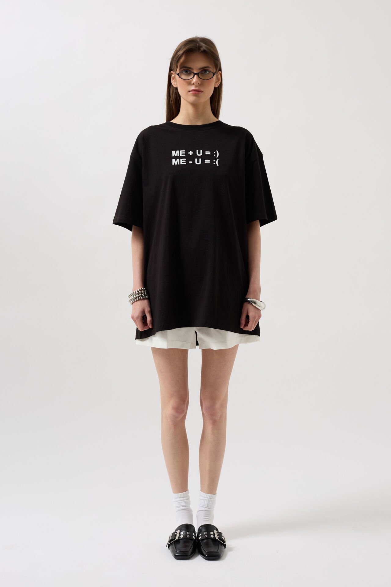 تي شيرت أسود منقوش للبيع بالجملة