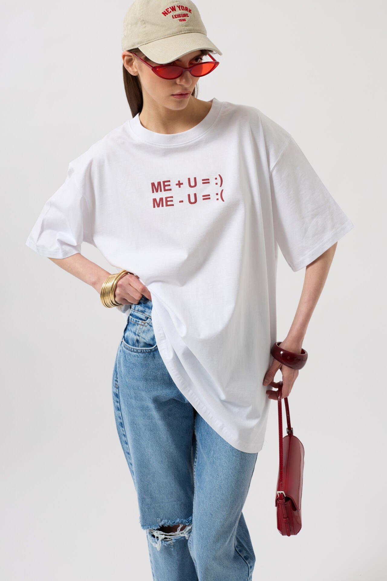 تي شيرت أبيض منقوش بالجملة