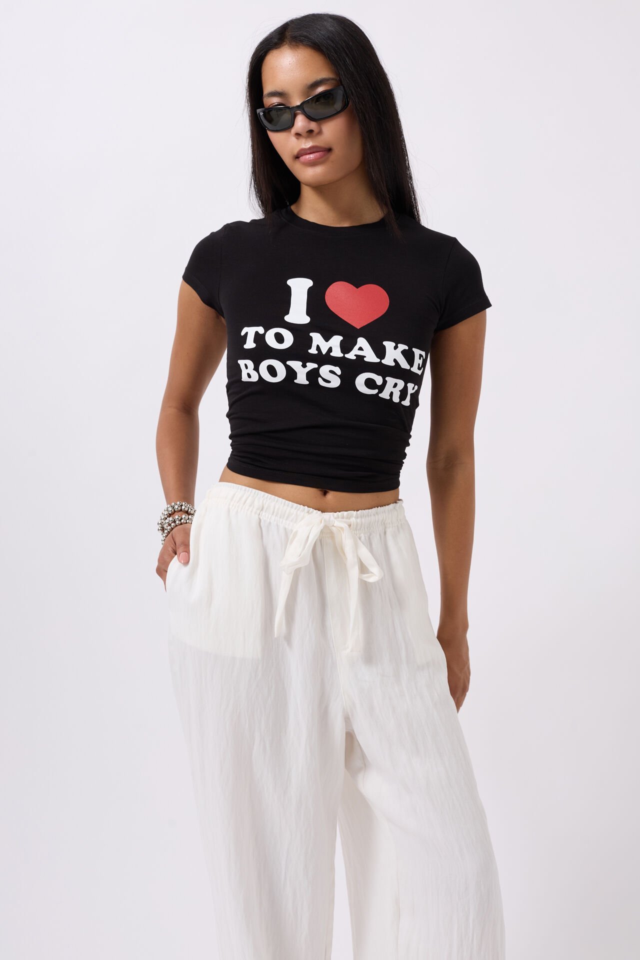 Toptan Nakış Detay Baskılı Crop Siyah T-Shirt