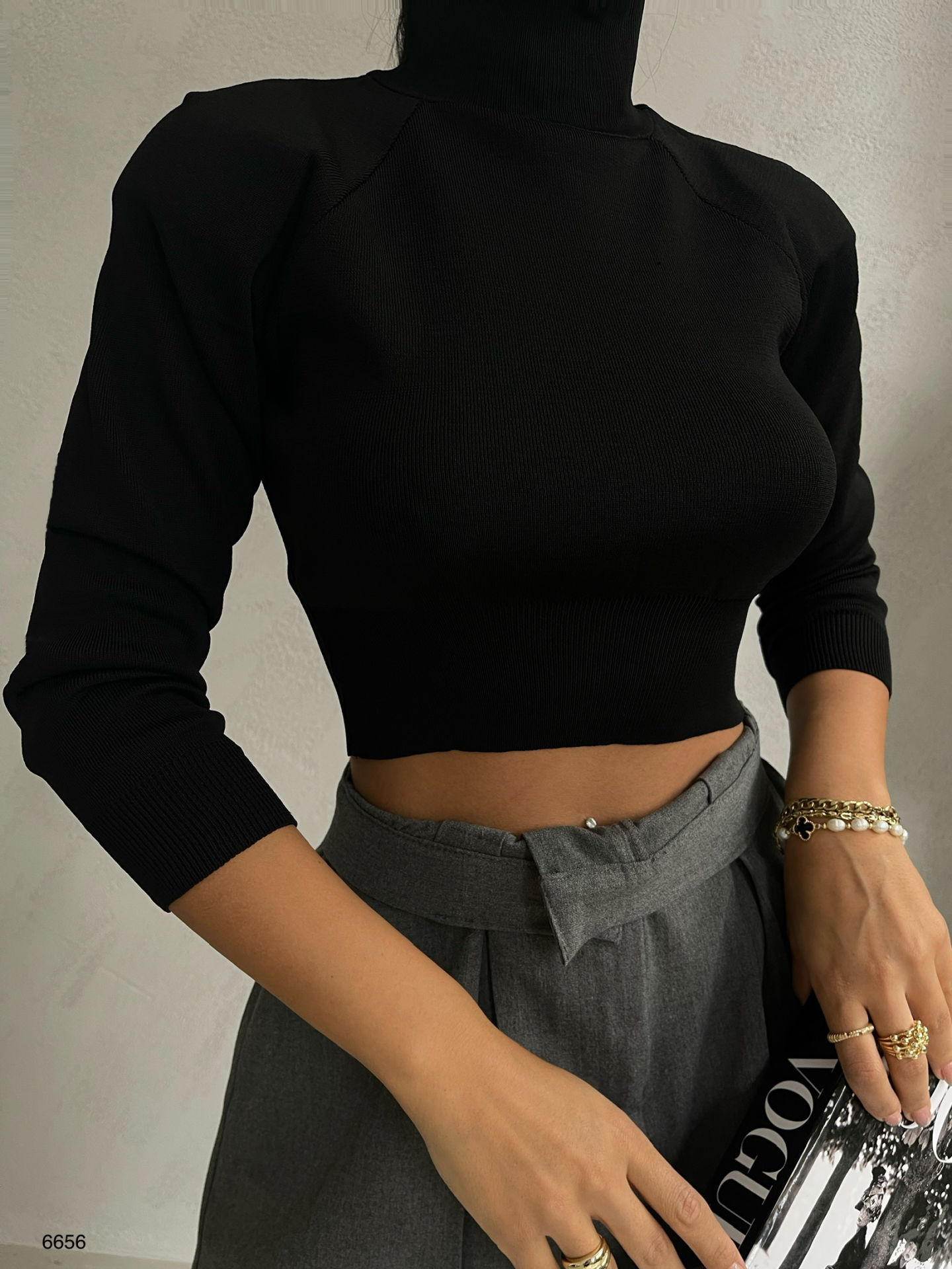 Wholesale Turtleneck Black Crop Sweater
