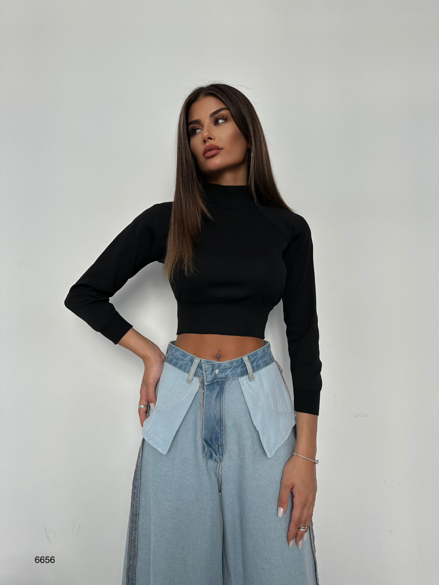Wholesale Turtleneck Black Crop Sweater