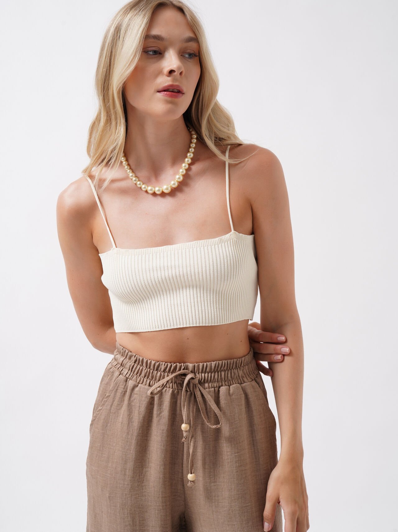 Toptan İnce Askılı Ekru Crop Top