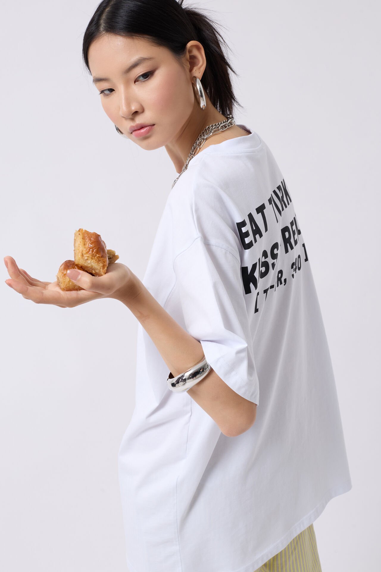 Toptan Turkish Sırt Baskılı Oversize Beyaz T-Shirt