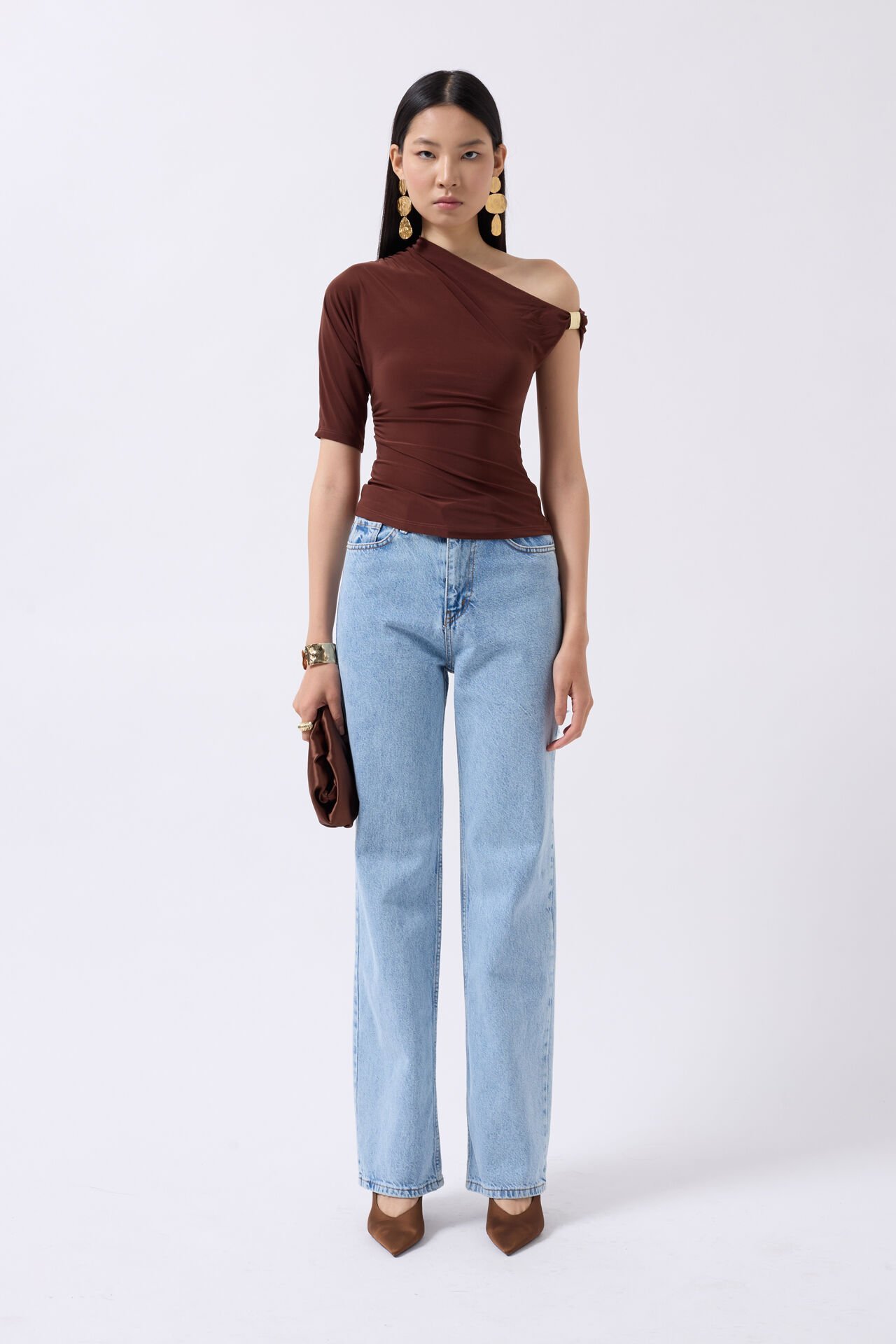 Toptan Aksesuar Detay Cutout Kahverengi Bluz