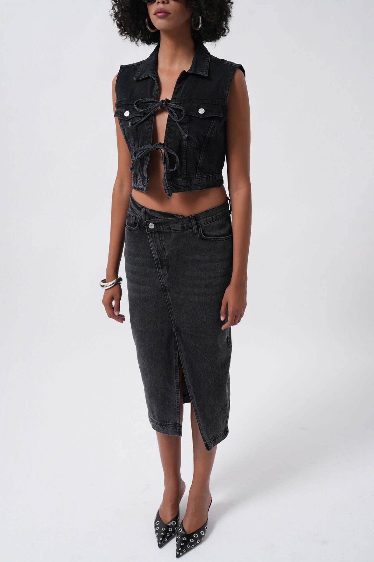 Toptan Yırtmaç Detay Denim Midi Siyah Etek