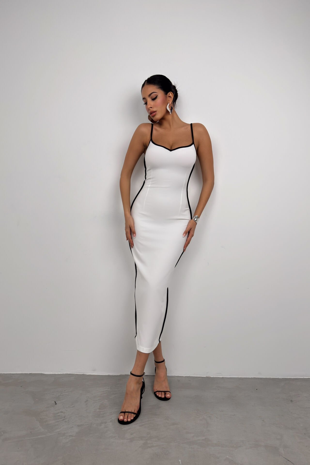 Piping Detail Strap Sweetheart Neckline Dress