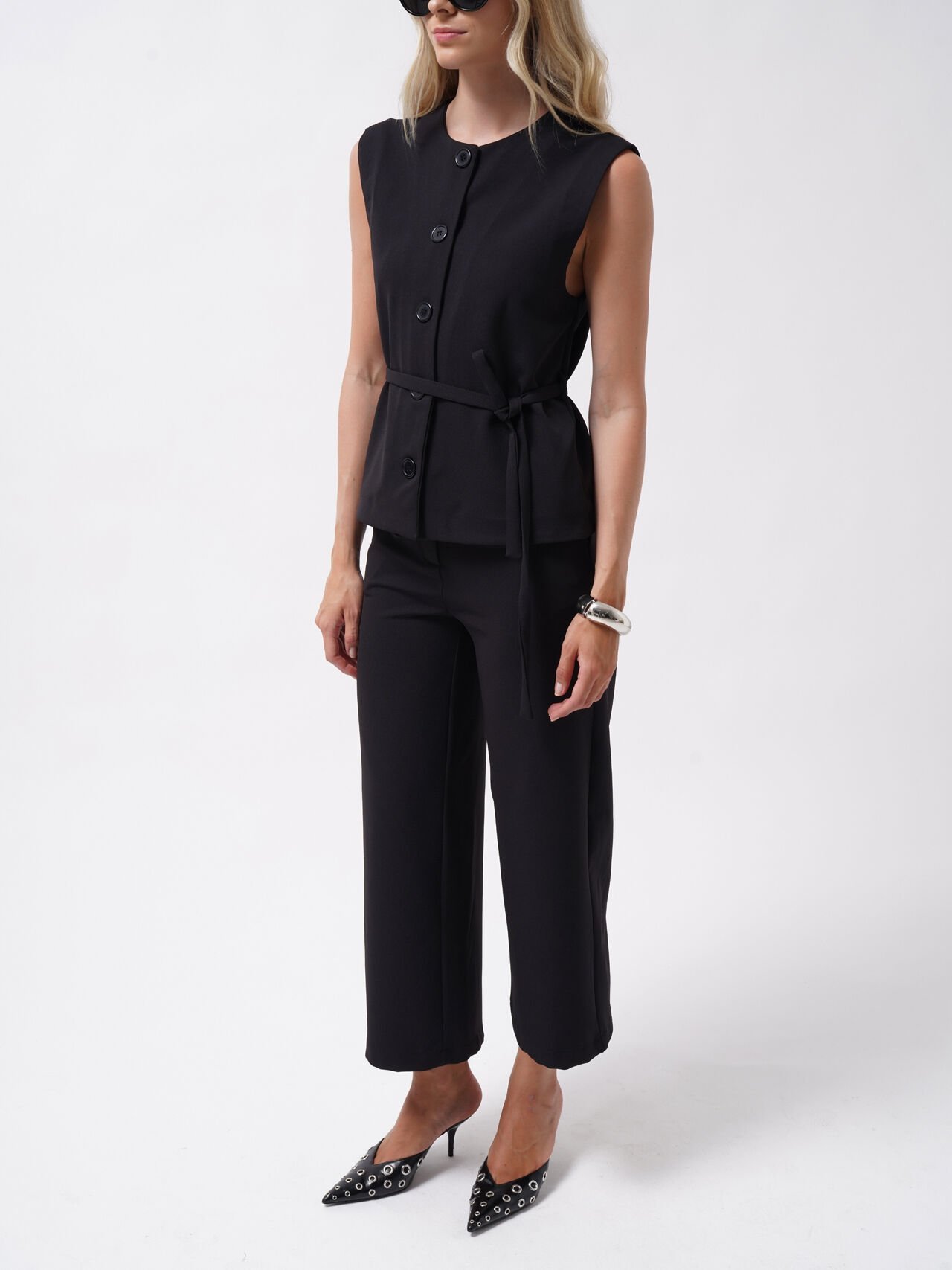 Wholesale Belted Woven Black Vest