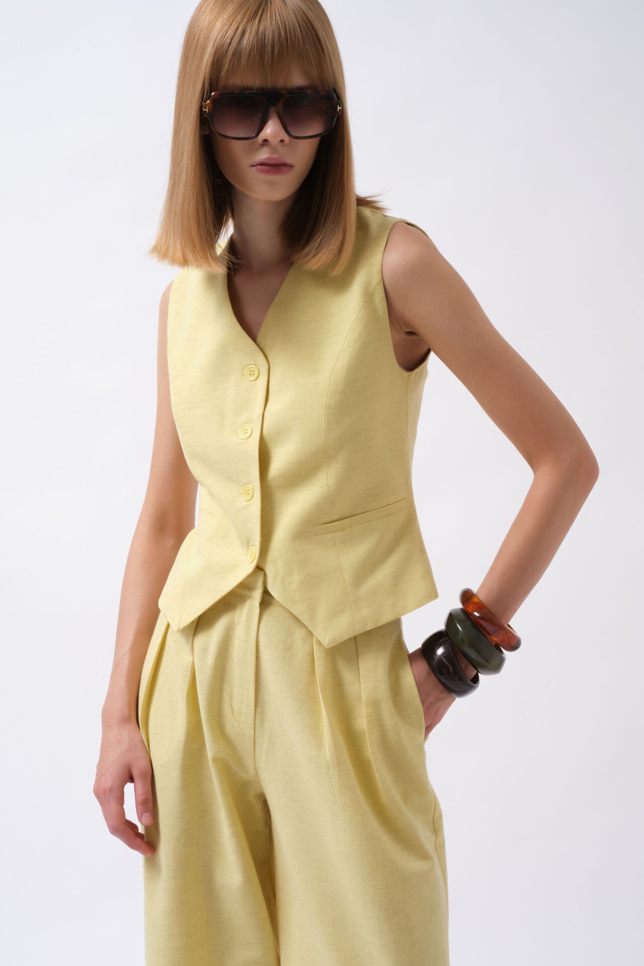 Wholesale Flato Pocket Buttoned Yellow Vest