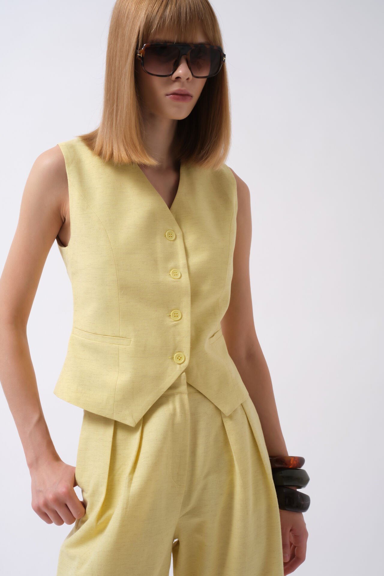 Wholesale Flato Pocket Buttoned Yellow Vest