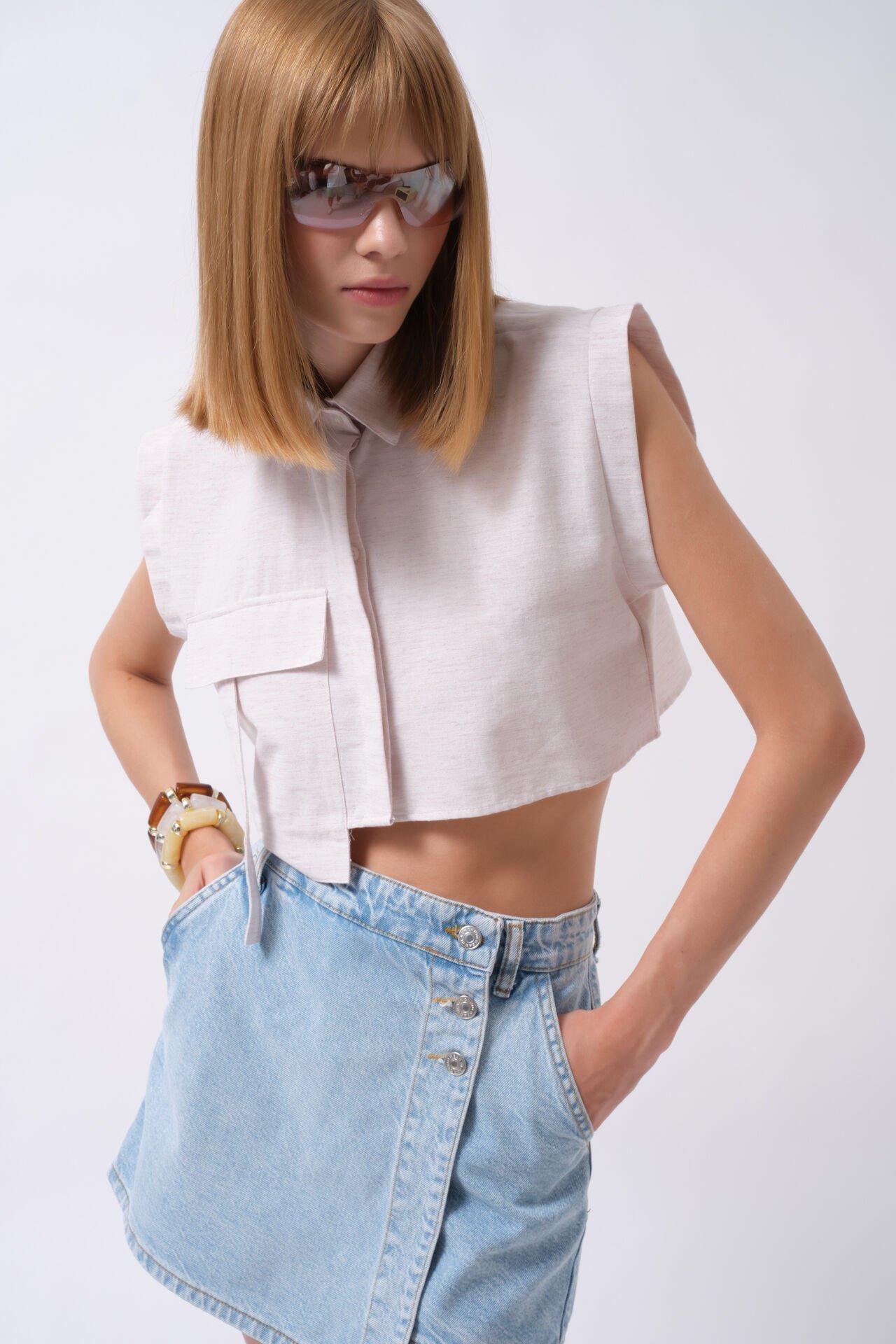 Wholesale Pocket Detail Sleeveless Gray Shirt