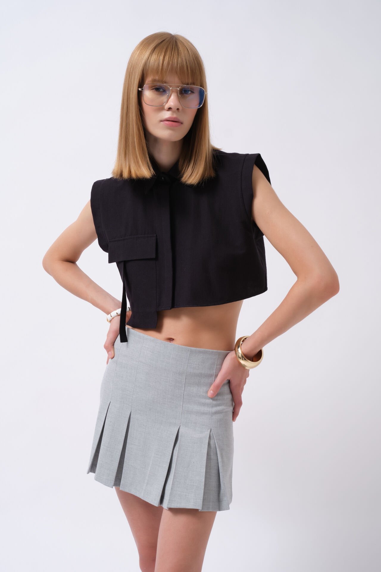 Wholesale Pocket Detail Sleeveless Black Shirt