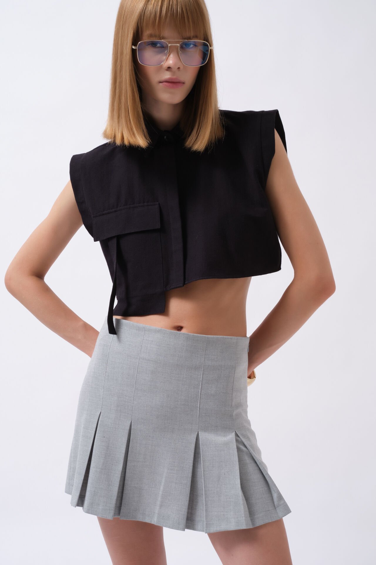 Wholesale Pocket Detail Sleeveless Black Shirt