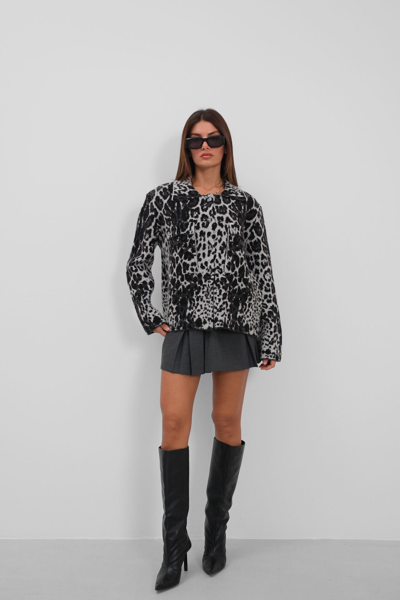 Wholesale Hyena Pattern Black Cardigan