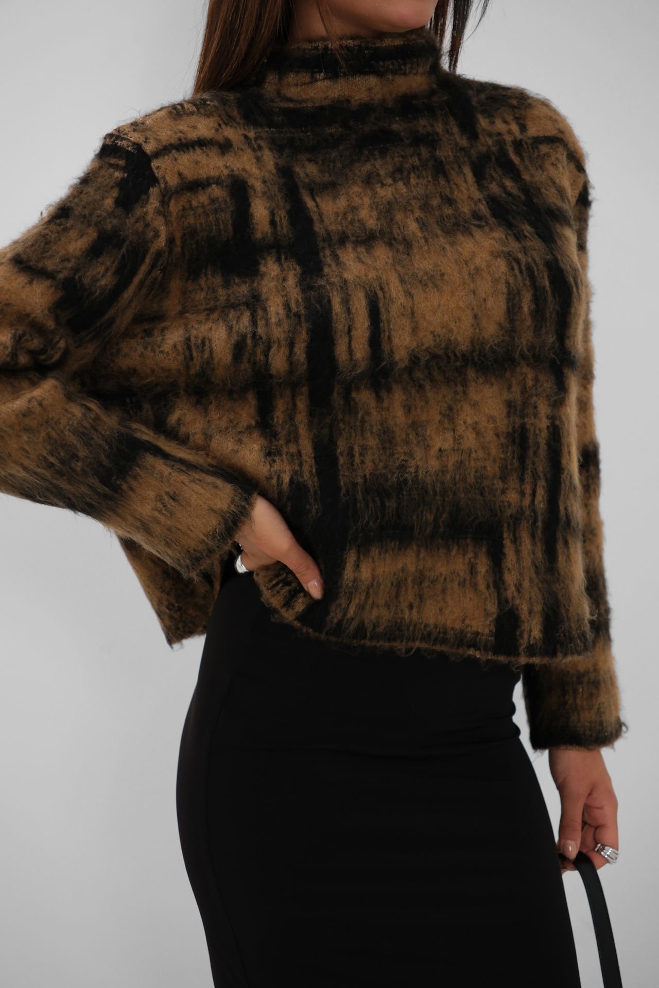 Wholesale Plaid Pattern Bearded Brown Sweater