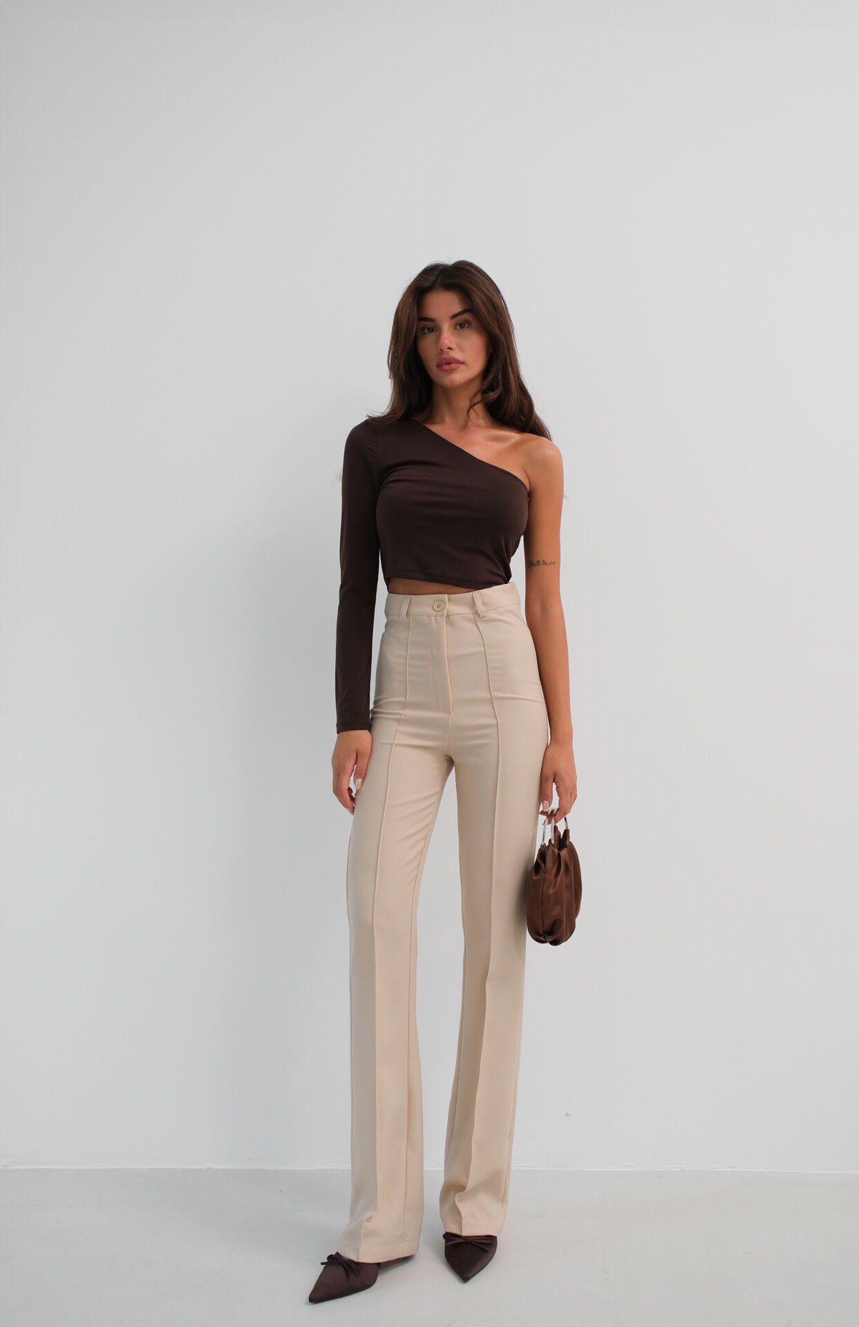 Toptan Asimetrik Tek Omuz Crop Top