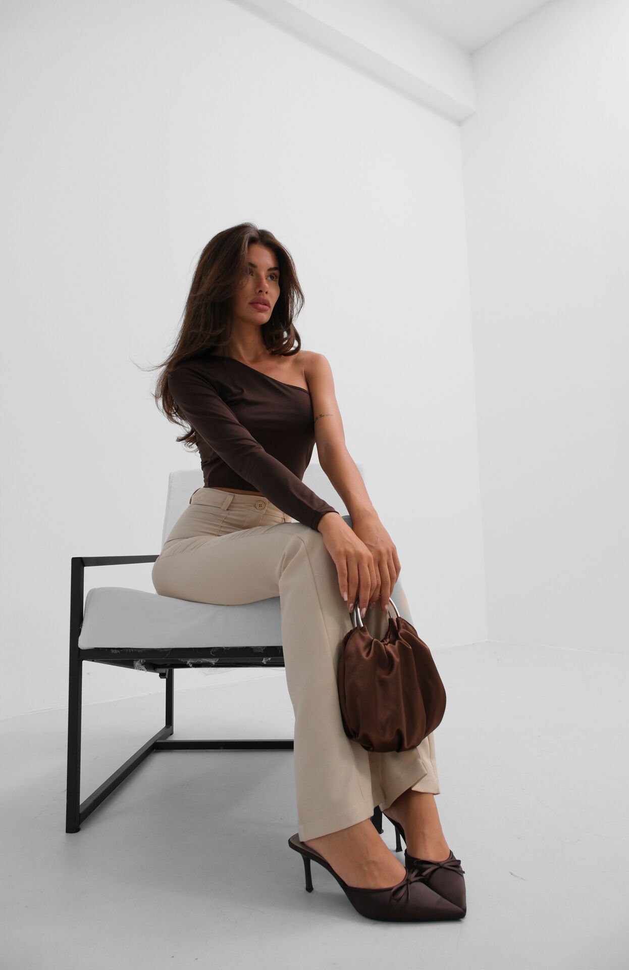 Toptan Asimetrik Tek Omuz Crop Top