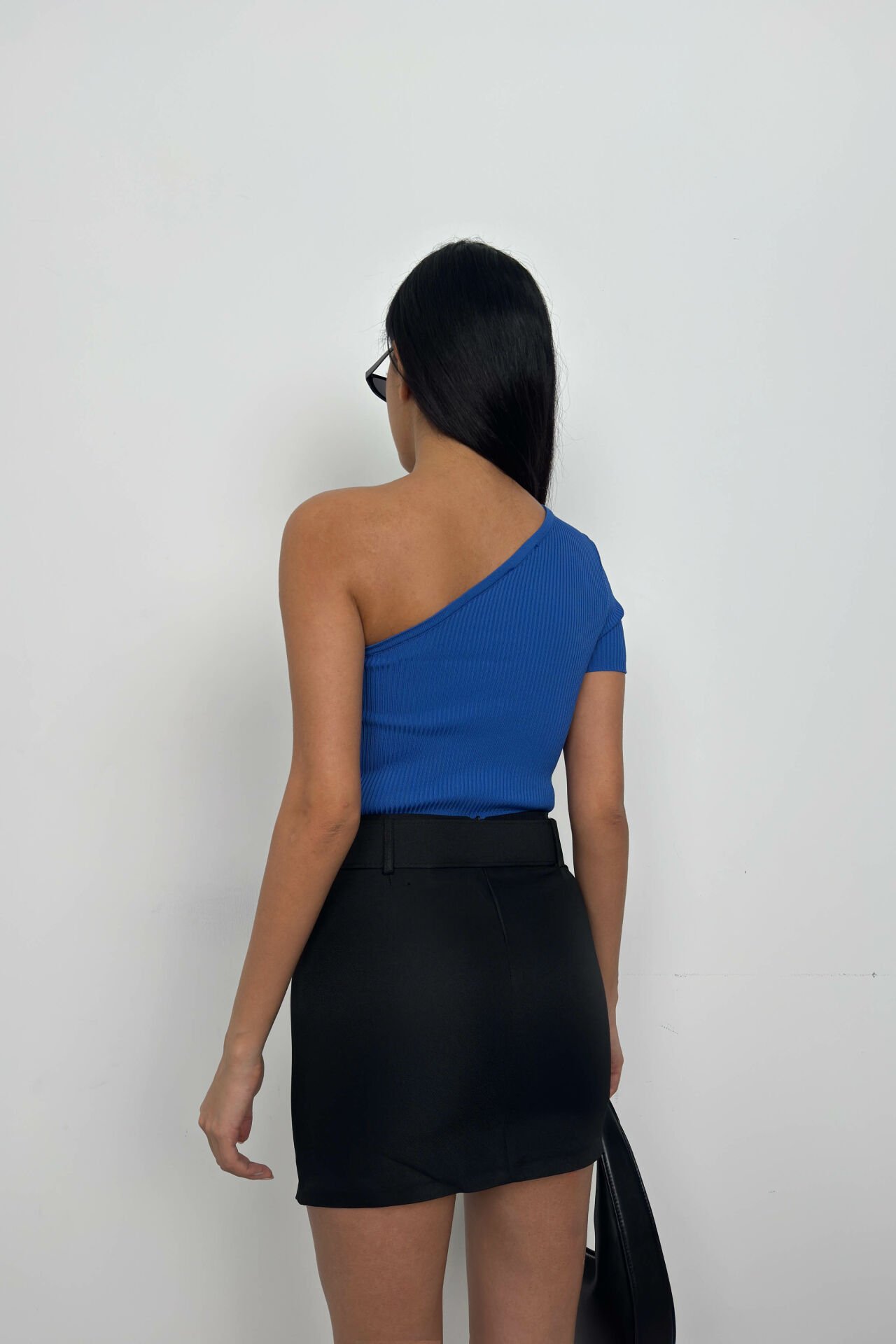 Toptan Tek Omuz Saks Crop Bluz
