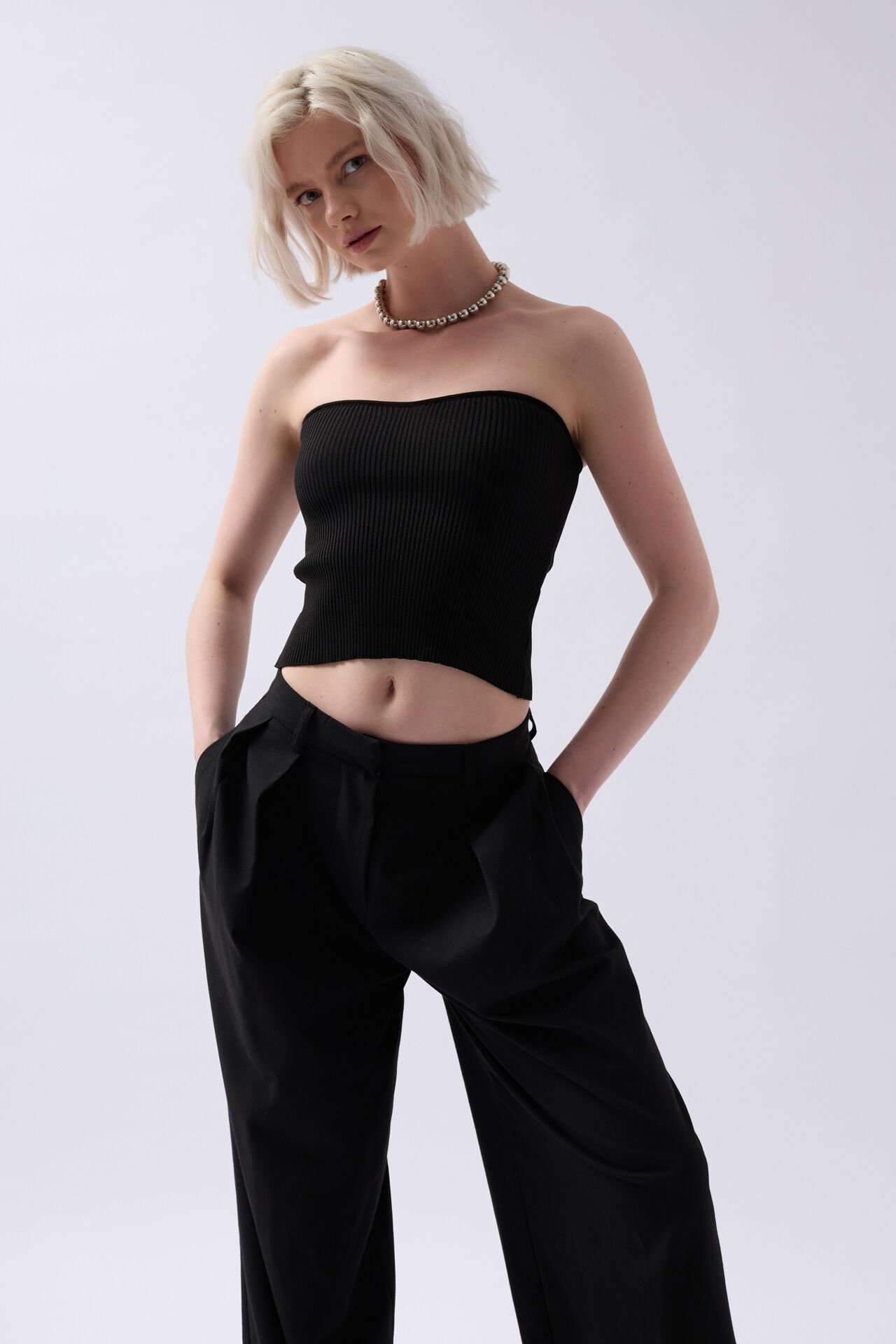 Toptan Straplez Dokulu Siyah Crop