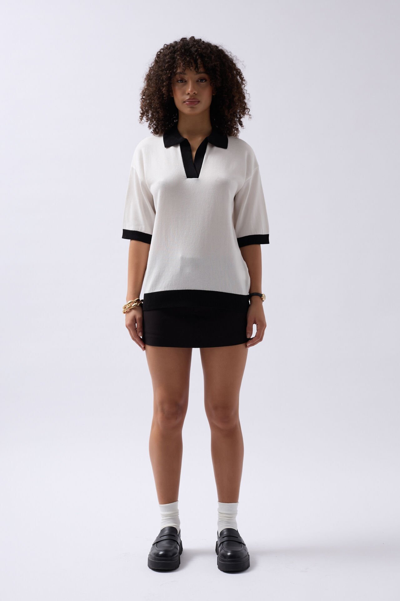 Wholesale V Neck Textured White Black T-Shirt