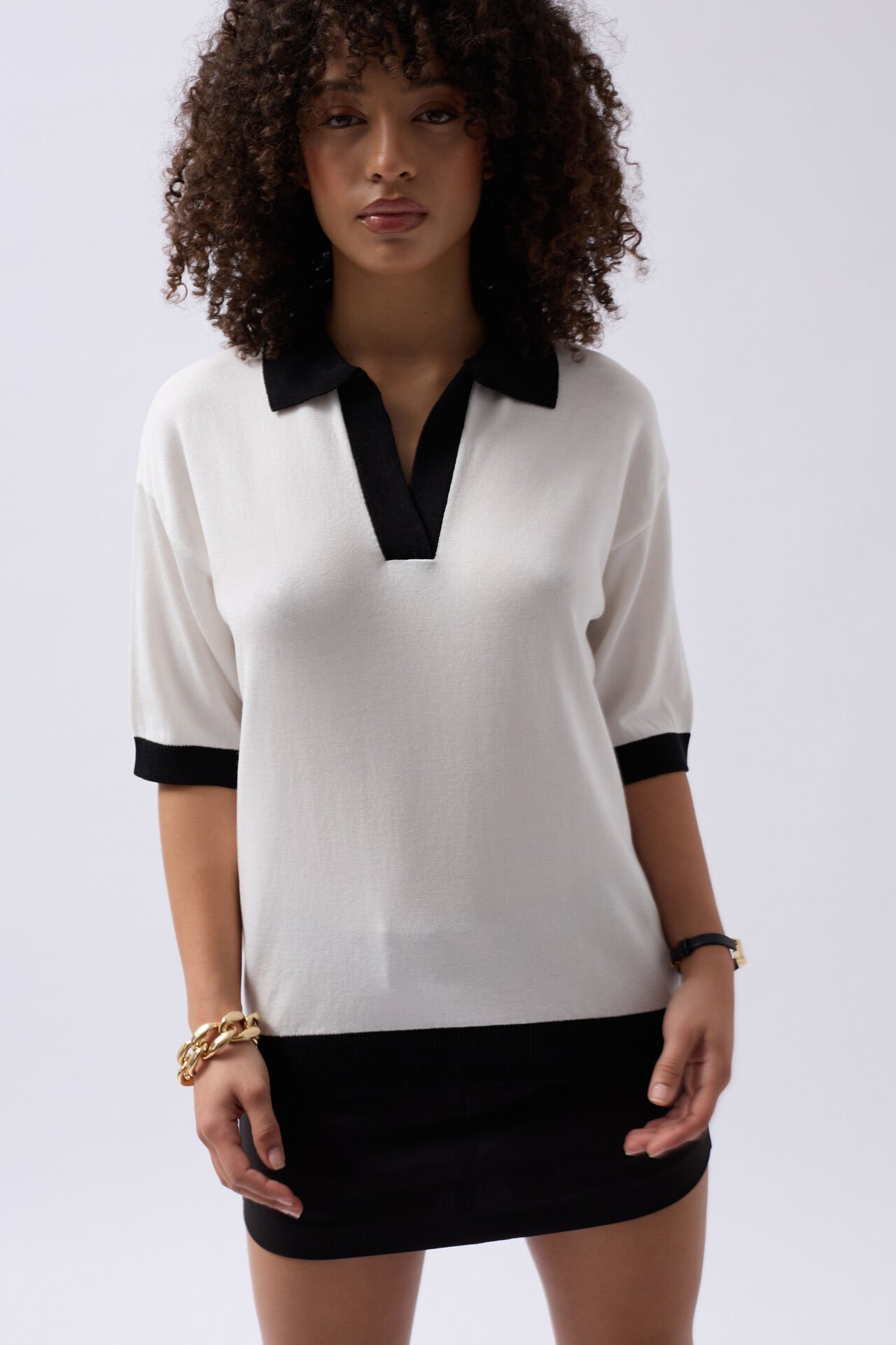 Wholesale V Neck Textured White Black T-Shirt