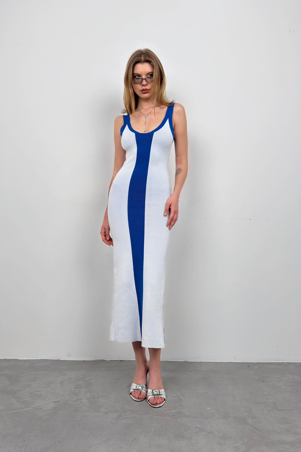 Double Color Slit Detail Dress