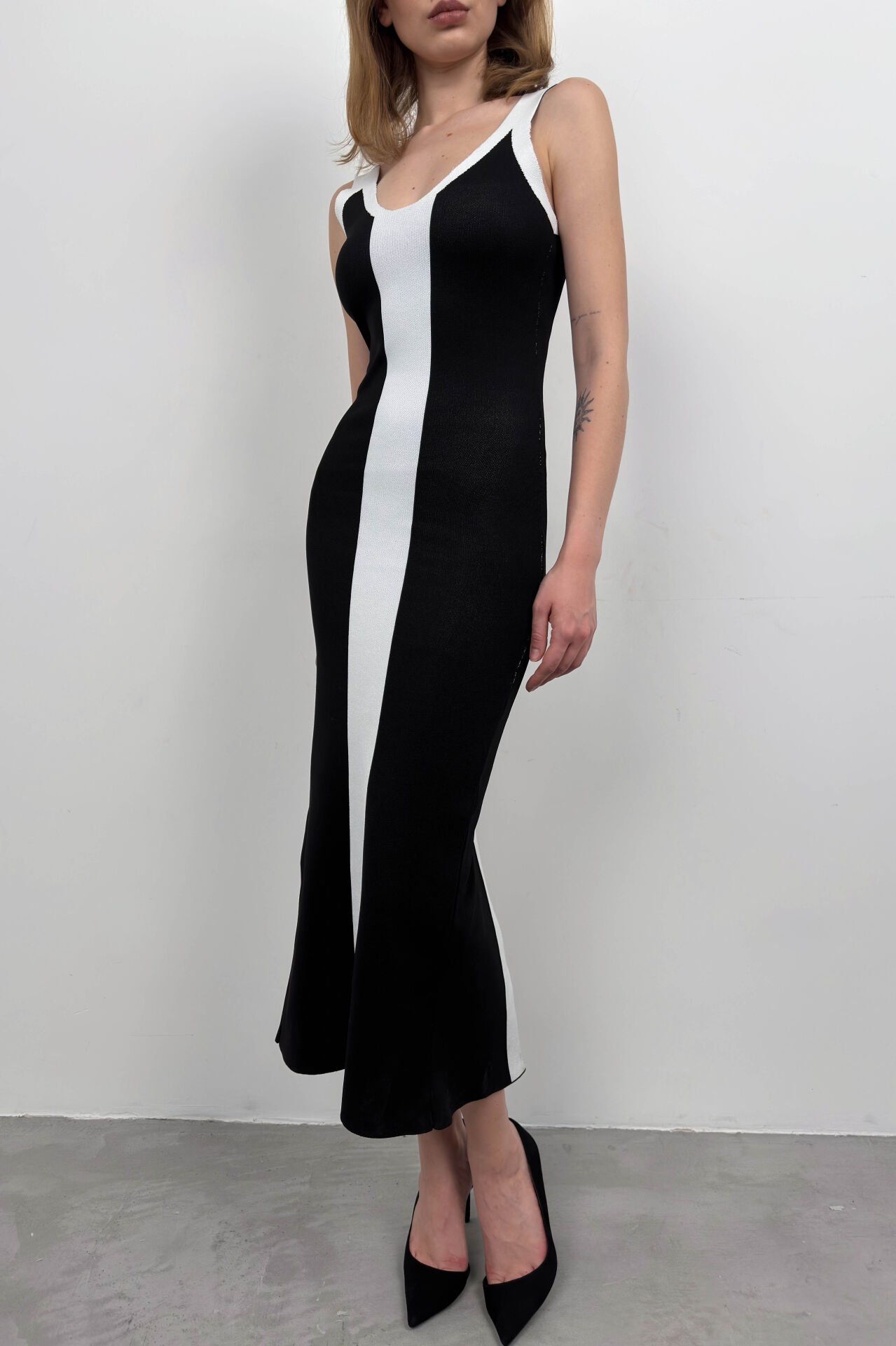 Double Color Slit Detail Dress