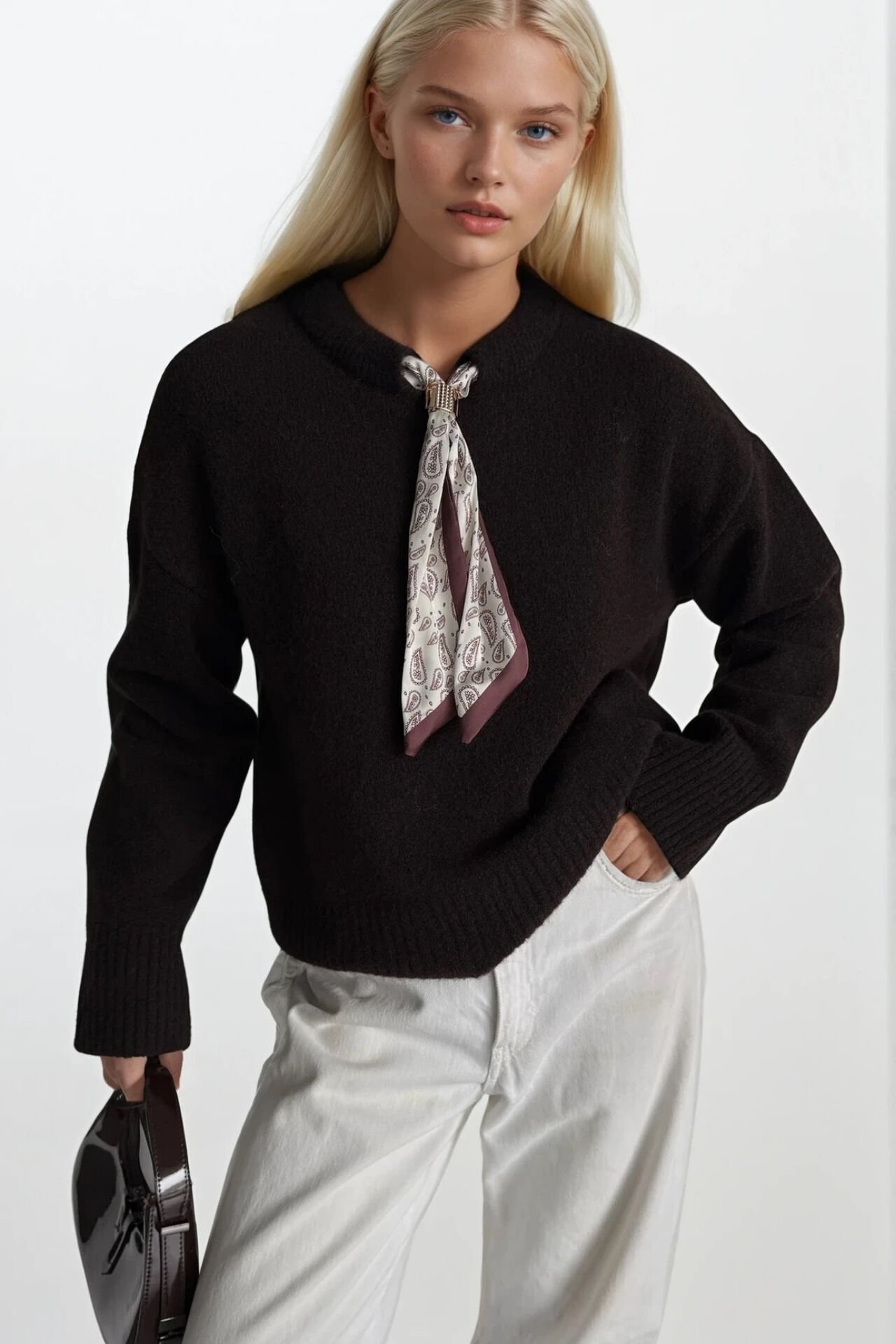 Toptan Fular Detay Kahverengi Triko Kazak