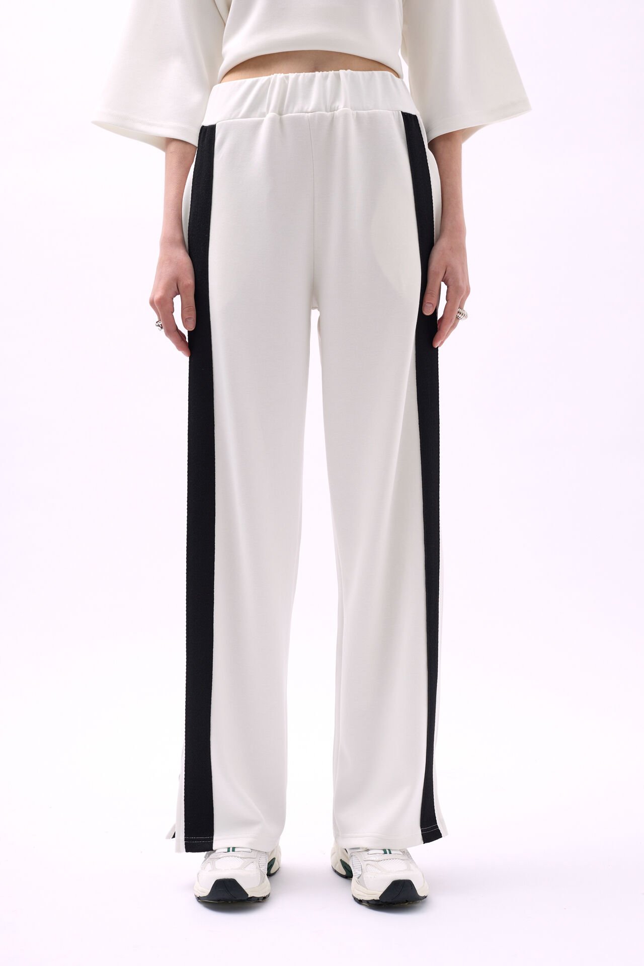 Wholesale Side Stripe White Sweatpants