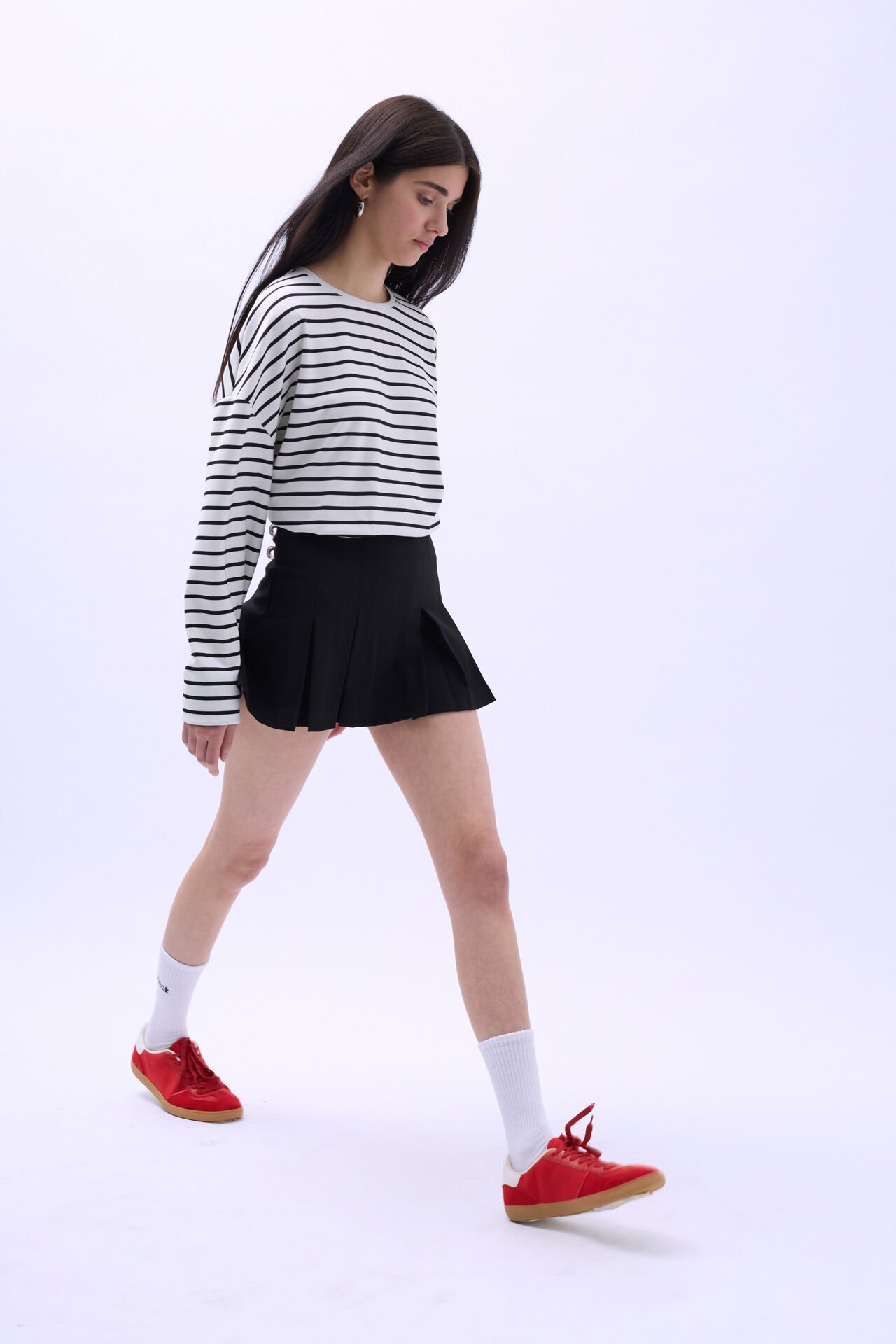 Wholesale Pleated High Waist Mini Black Skirt