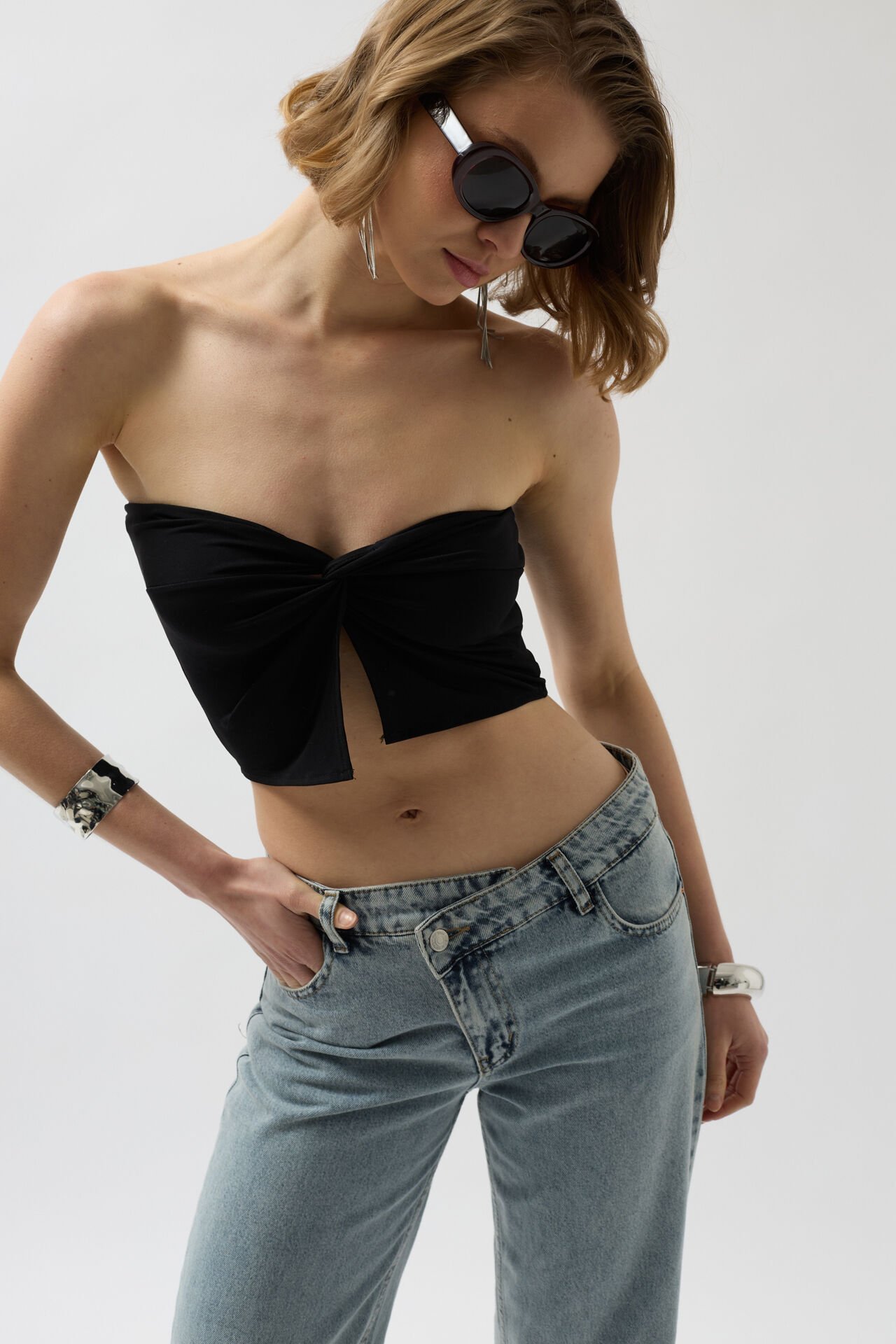 Wholesale Strapless Knot Detail Black Blouse