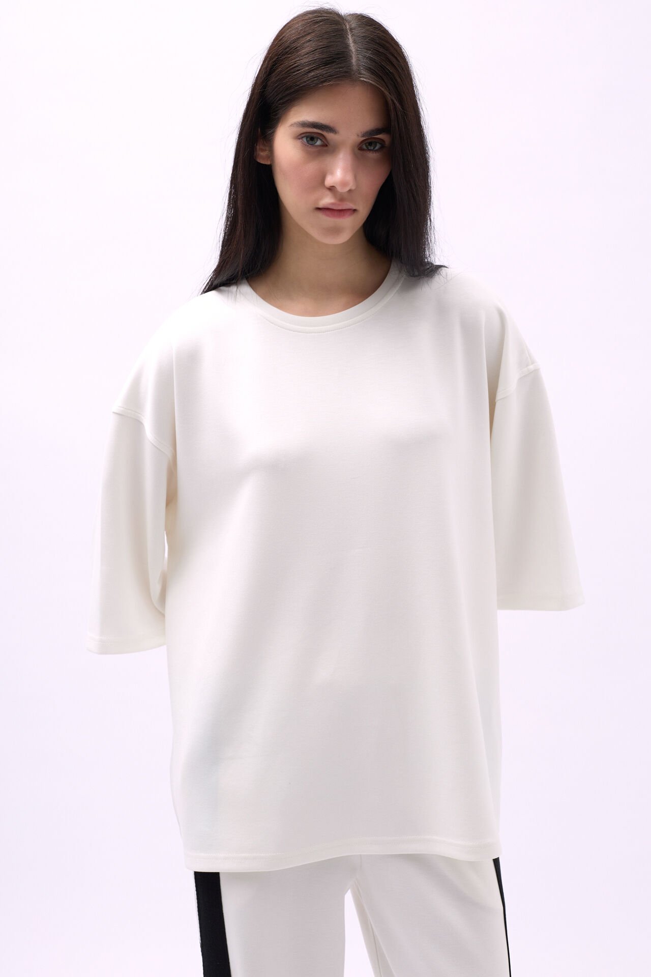 Toptan Bisiklet Yaka Oversize Beyaz T-Shirt