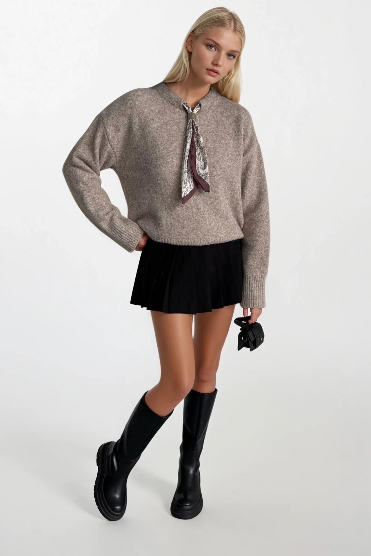 Toptan Fular Detay Taş Triko Kazak