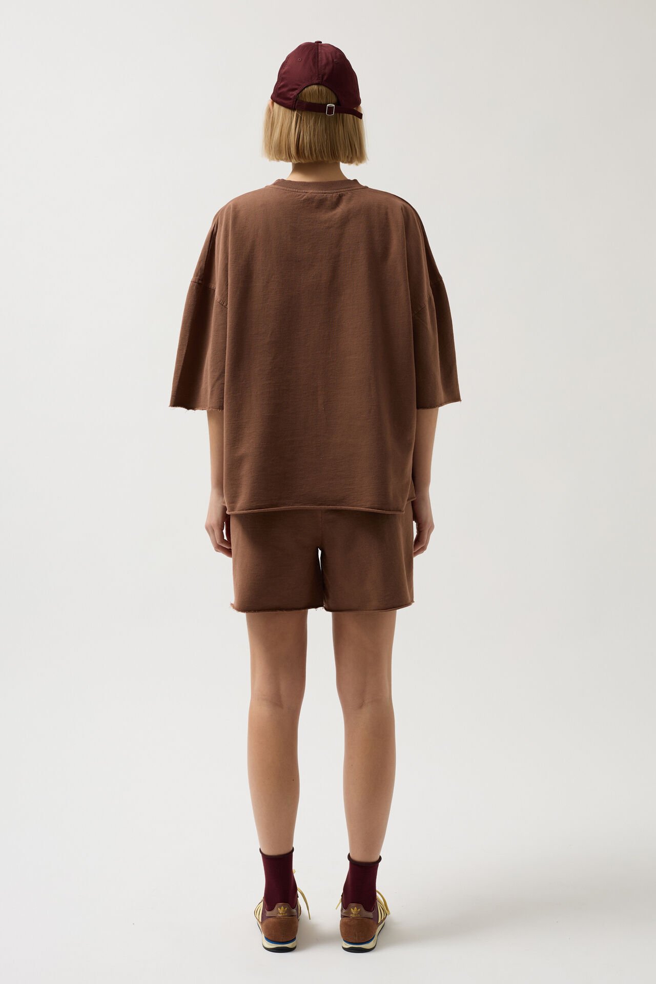 Toptan Oversize Lazer Kesim Bisiklet Yaka Kahverengi T-Shirt