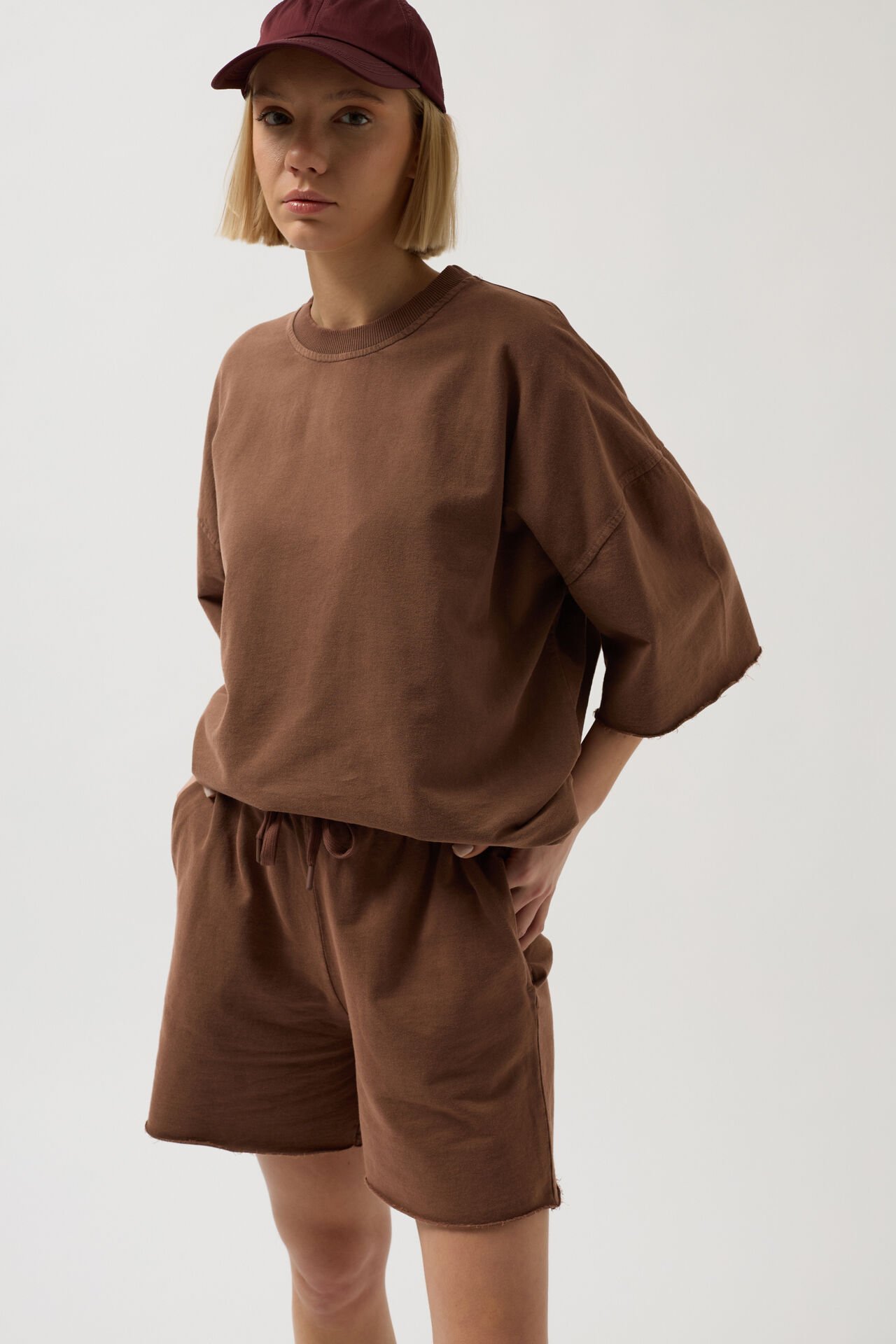 Toptan Oversize Lazer Kesim Bisiklet Yaka Kahverengi T-Shirt