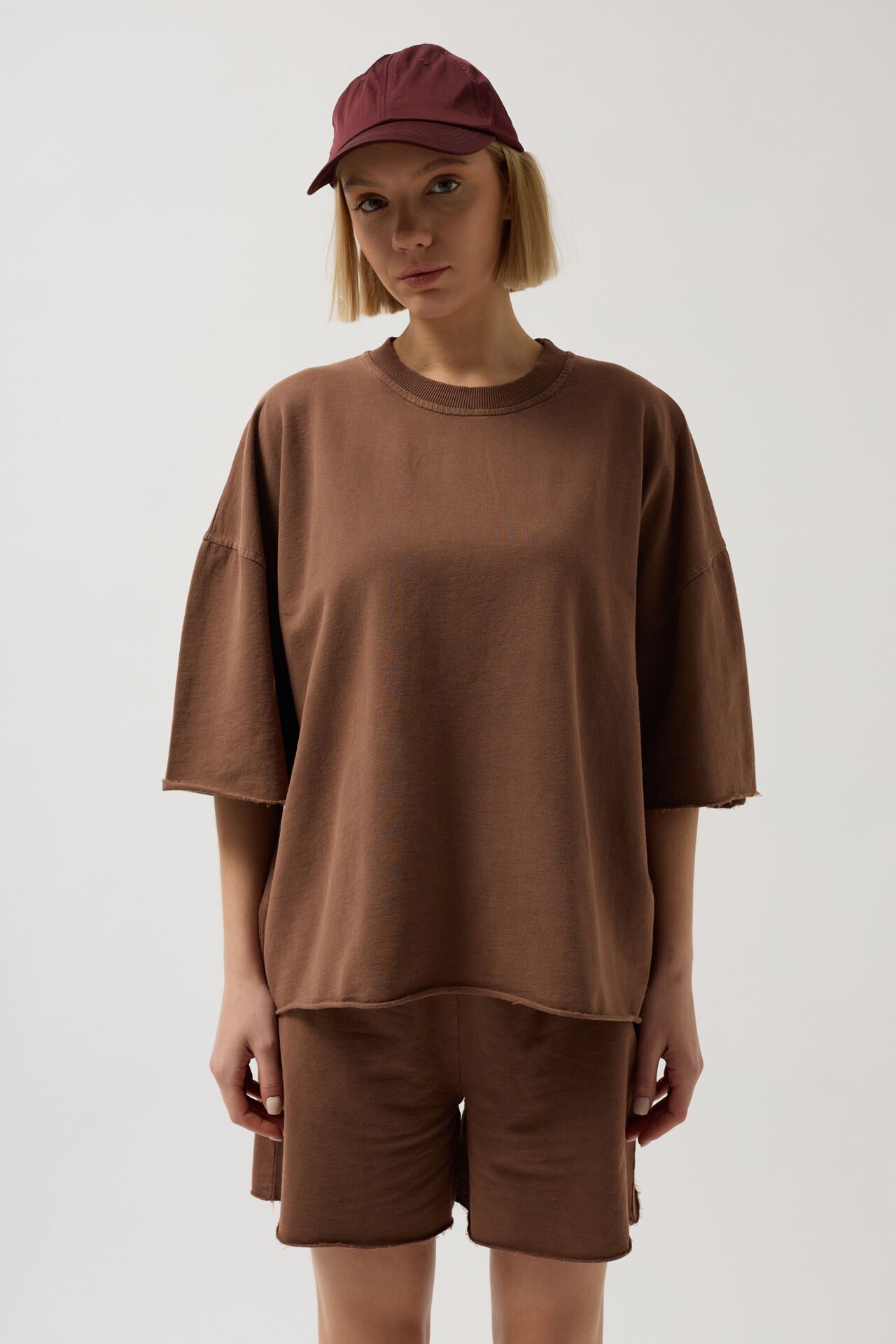 Toptan Oversize Lazer Kesim Bisiklet Yaka Kahverengi T-Shirt