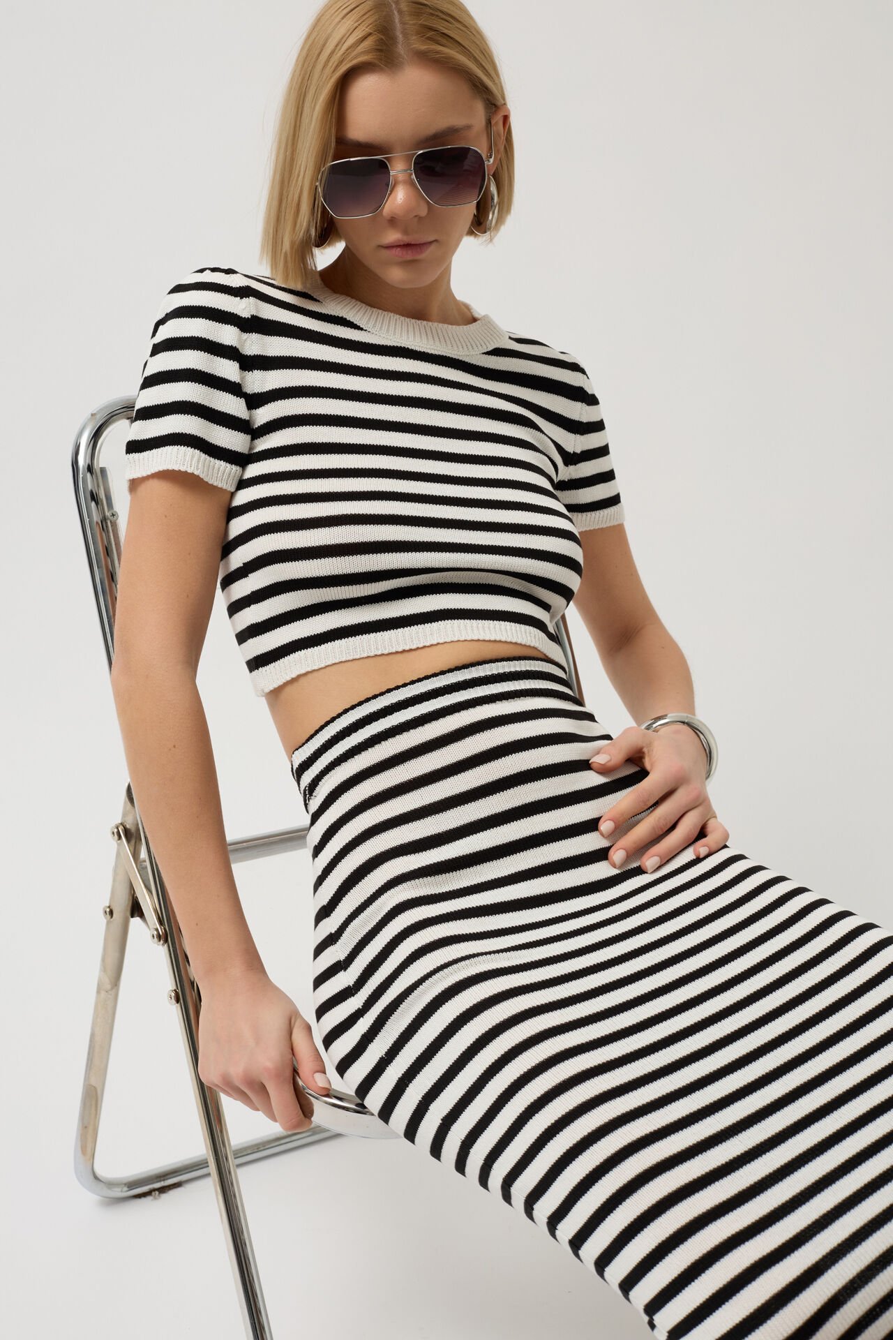 Toptan Çizgili Bisiklet Yaka Beyaz Siyah Crop