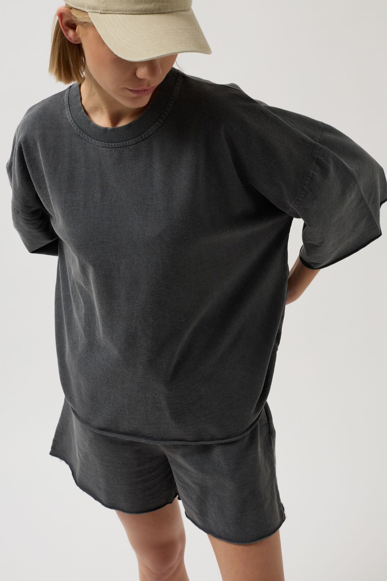 Toptan Oversize Lazer Kesim Bisiklet Yaka Antrasit T-Shirt