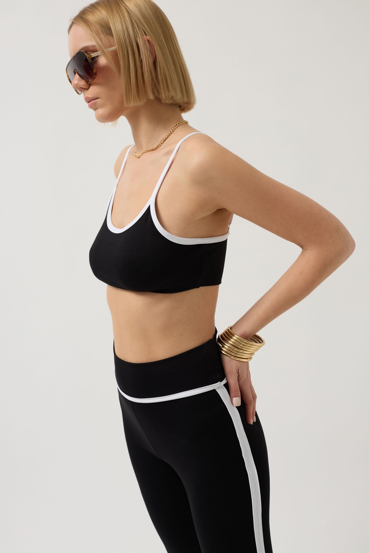 Wholesale Piping Detailed Strappy Black Bra