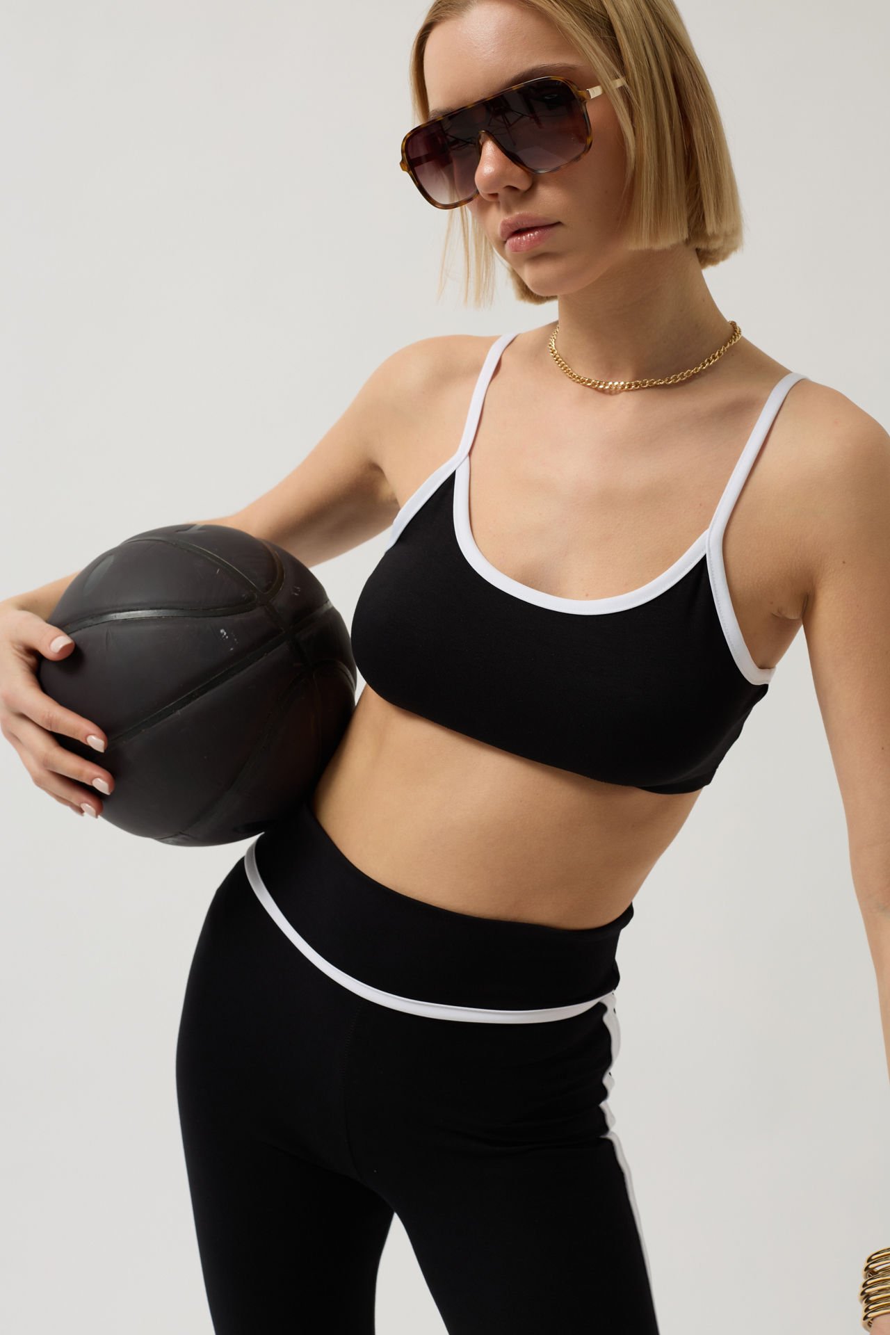 Wholesale Piping Detailed Strappy Black Bra