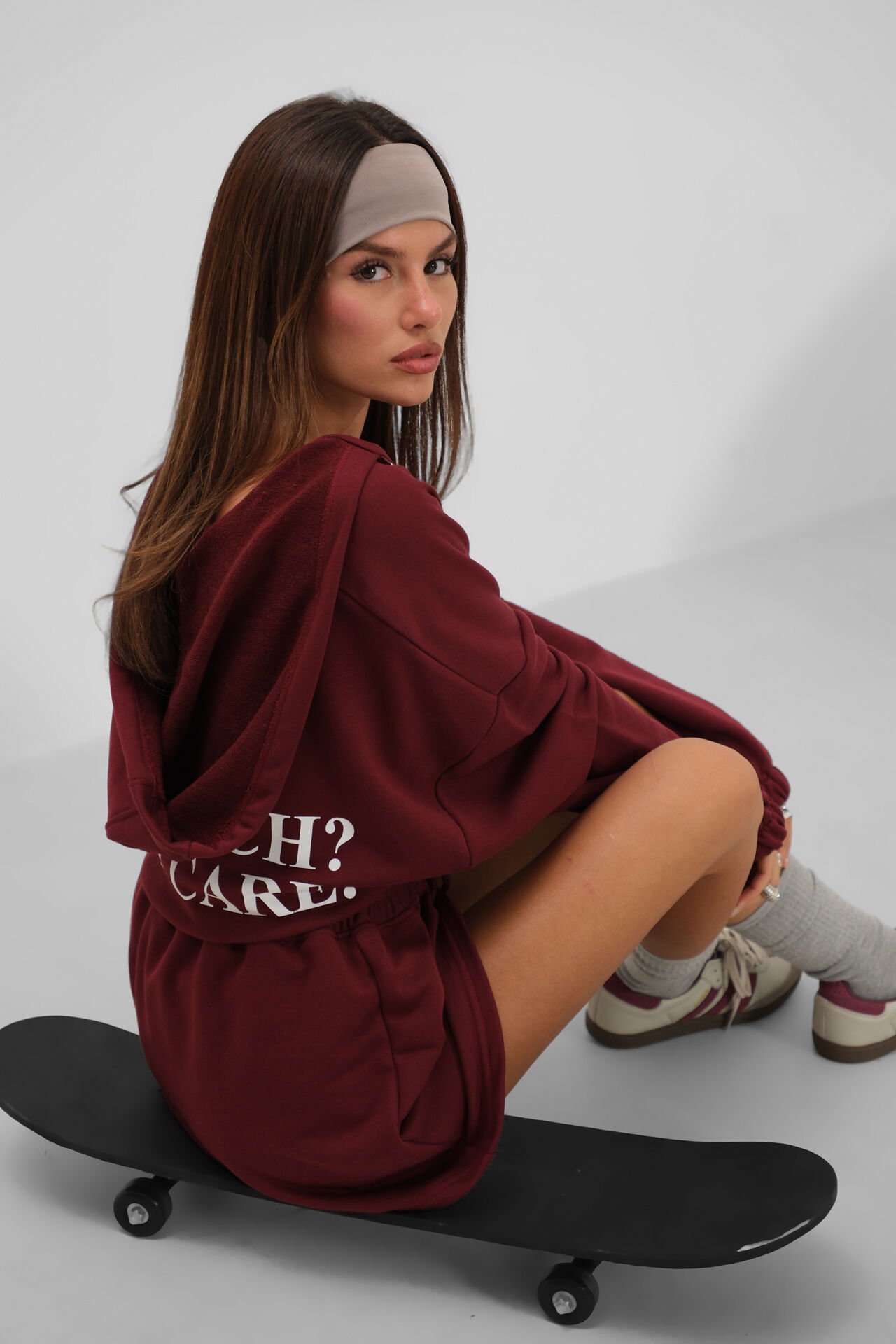 Wholesale Elastic Waist Zippered Burgundy Sweatshirt