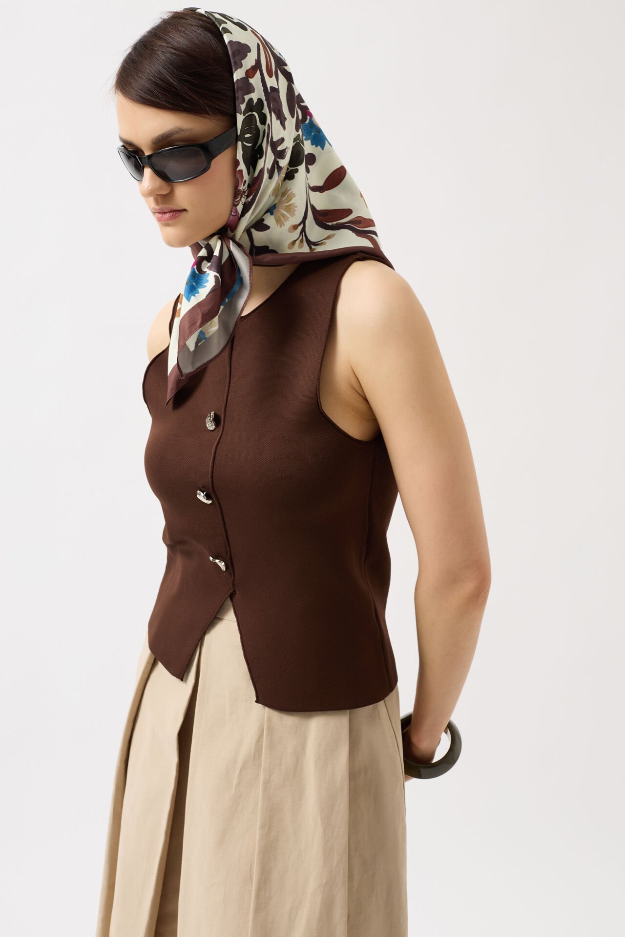 Wholesale Buttoned Textured Brown Vest