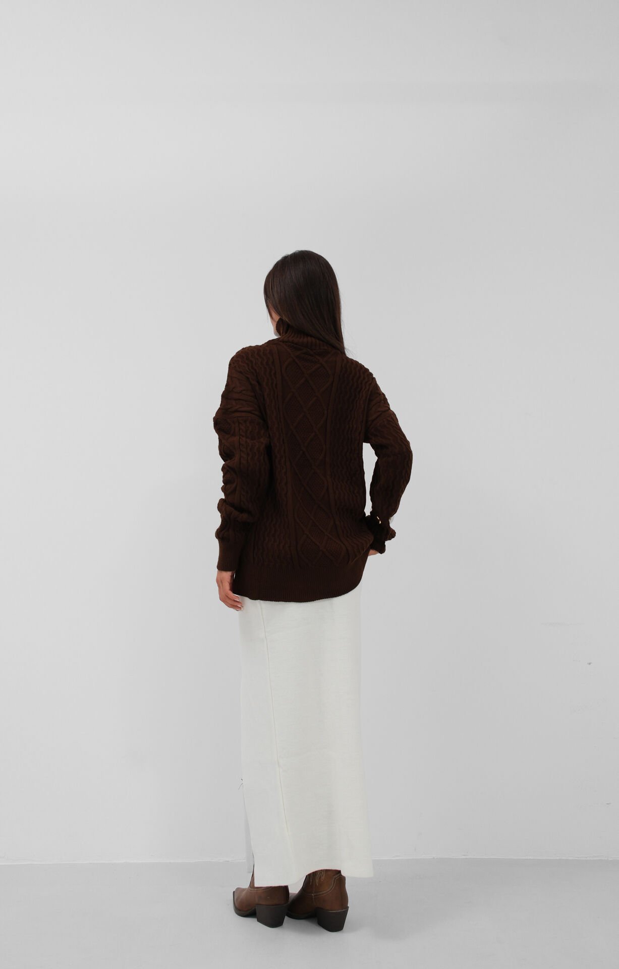 Wholesale Oversize Turtleneck Brown Knitted Sweater